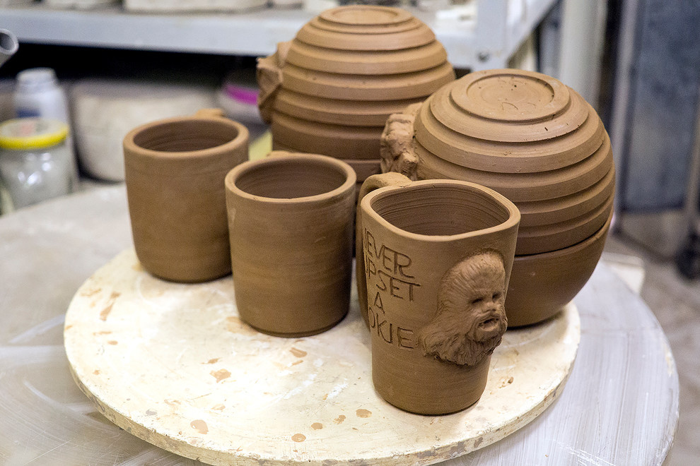 Портрет: Керамика KVN-studio, вдохновленная современной культурой