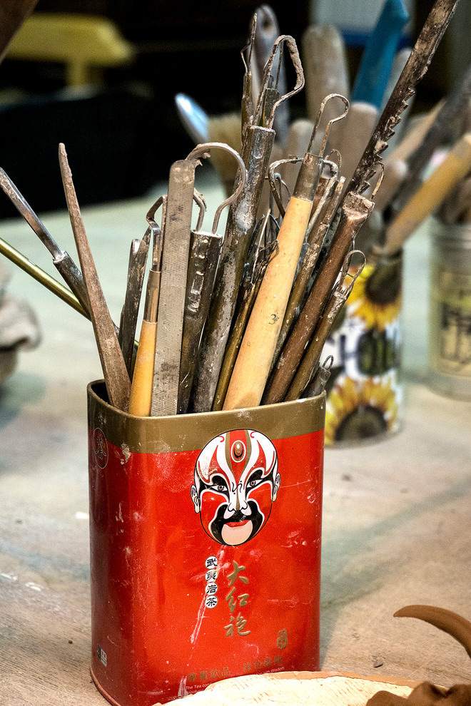 Портрет: Керамика KVN-studio, вдохновленная современной культурой