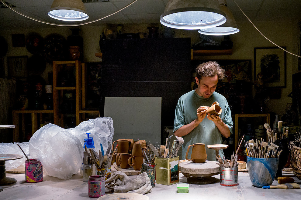 Портрет: Керамика KVN-studio, вдохновленная современной культурой