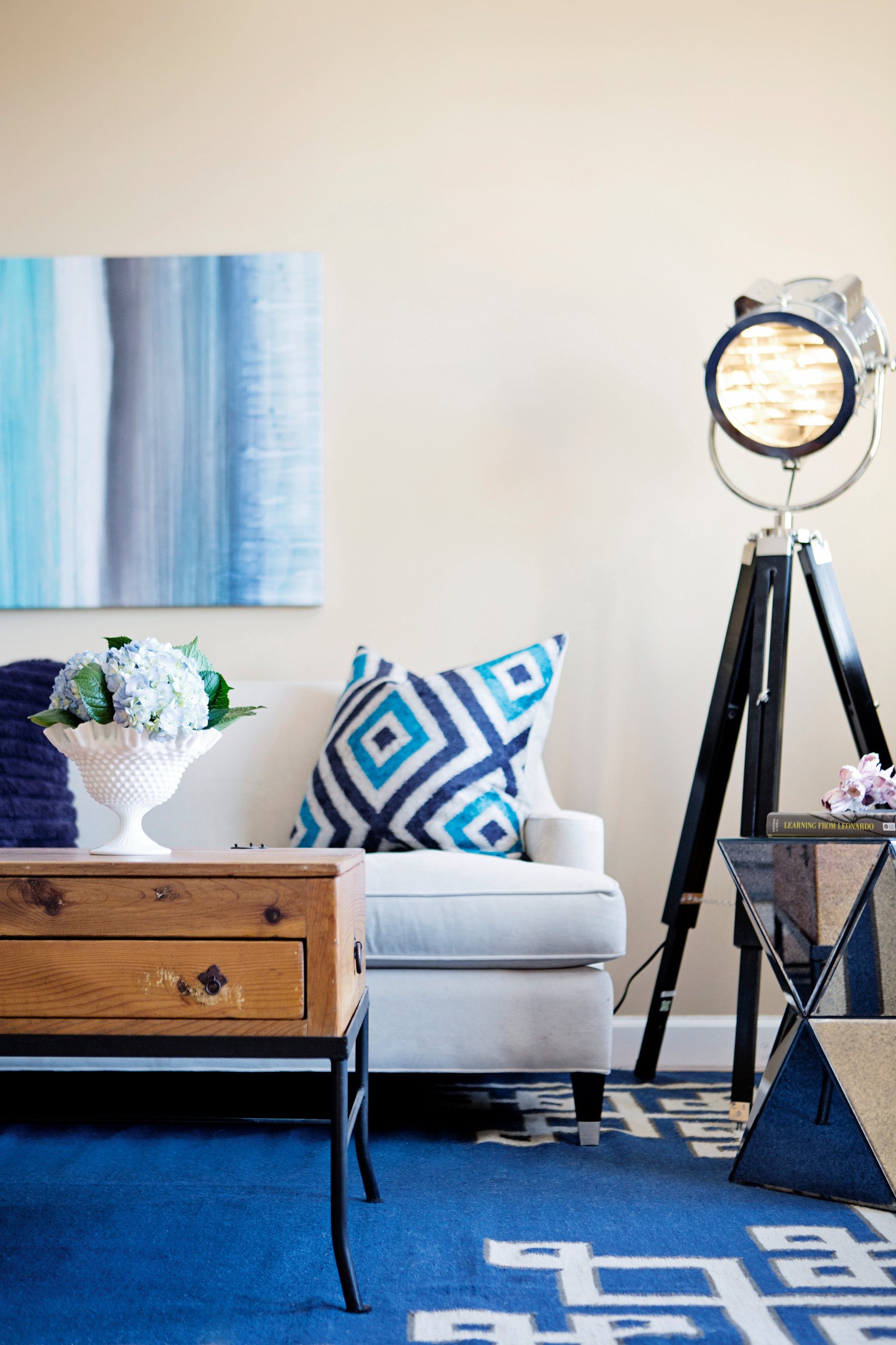 Микротренды: Фасетная мебель и интерьеры под новым углом