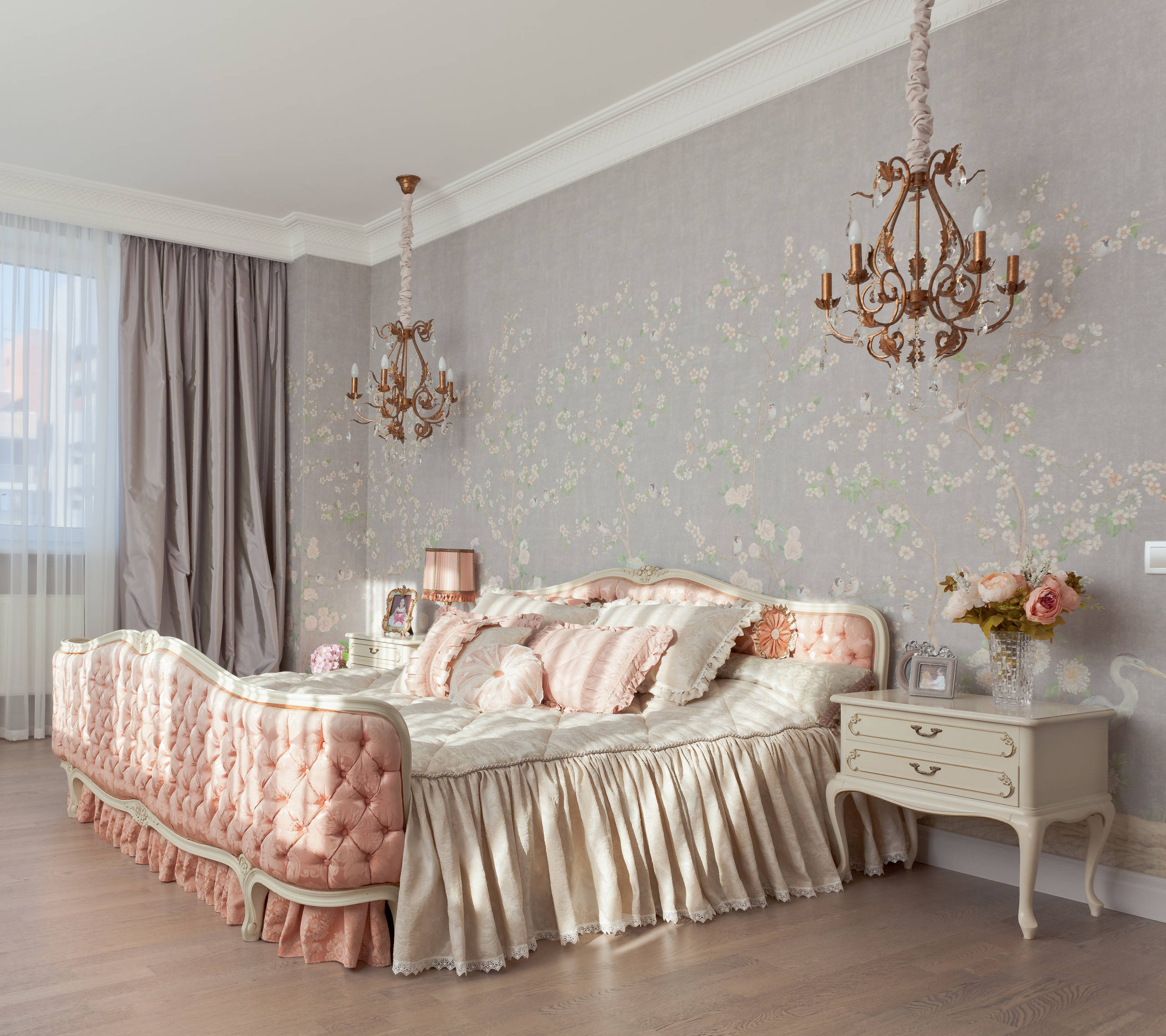 В гостях: Квартира с элементами французской классики