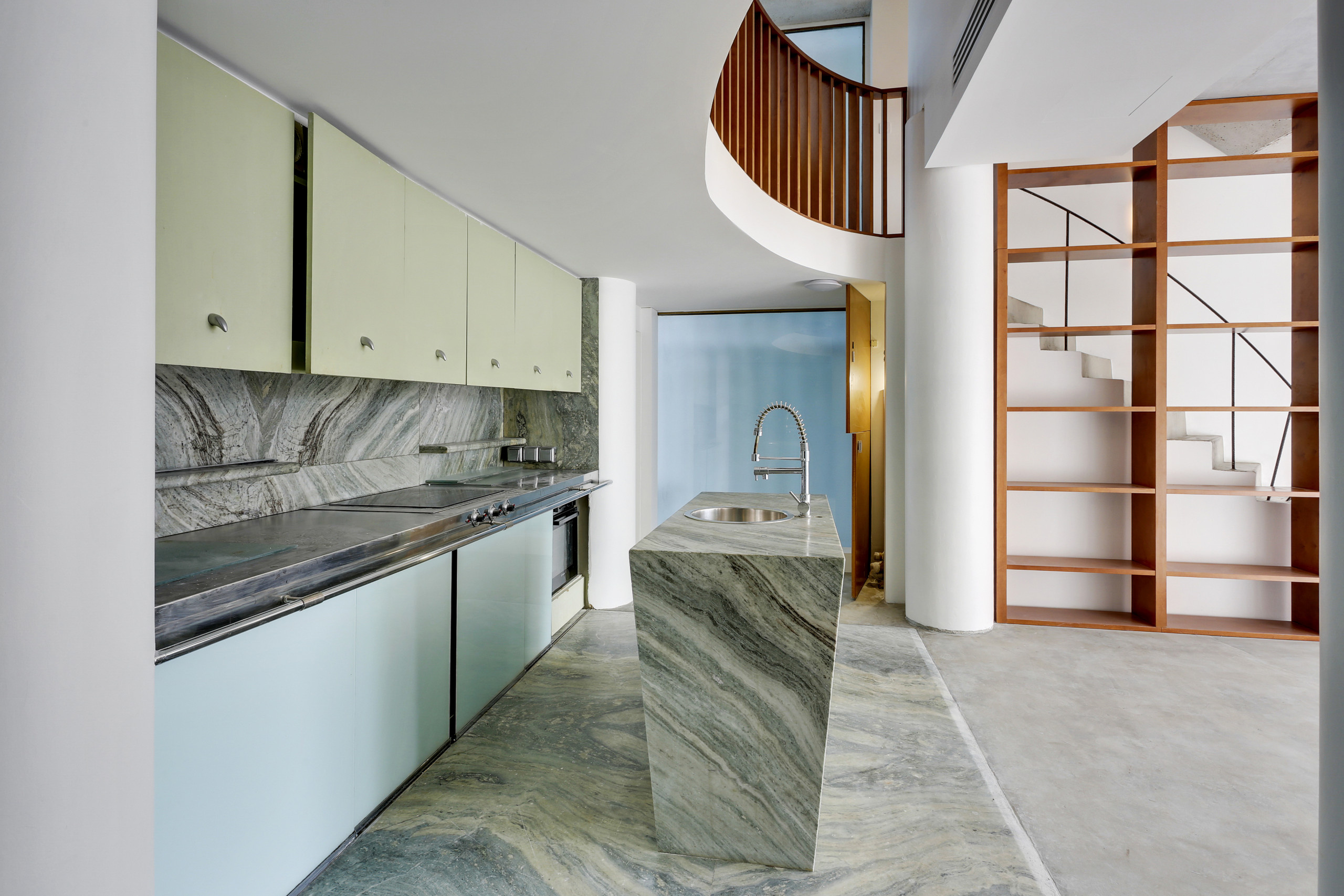 Дом-легенда: Реконструкция «Двуликого Сфинкса» Филиппа Старка