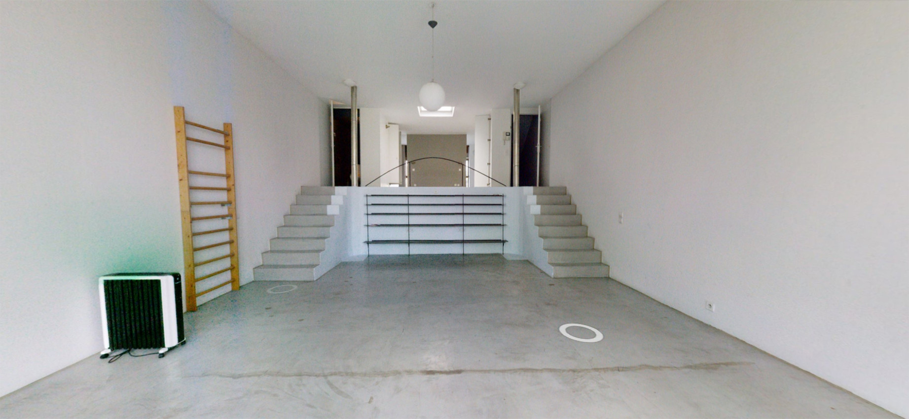 Дом-легенда: Реконструкция «Двуликого Сфинкса» Филиппа Старка