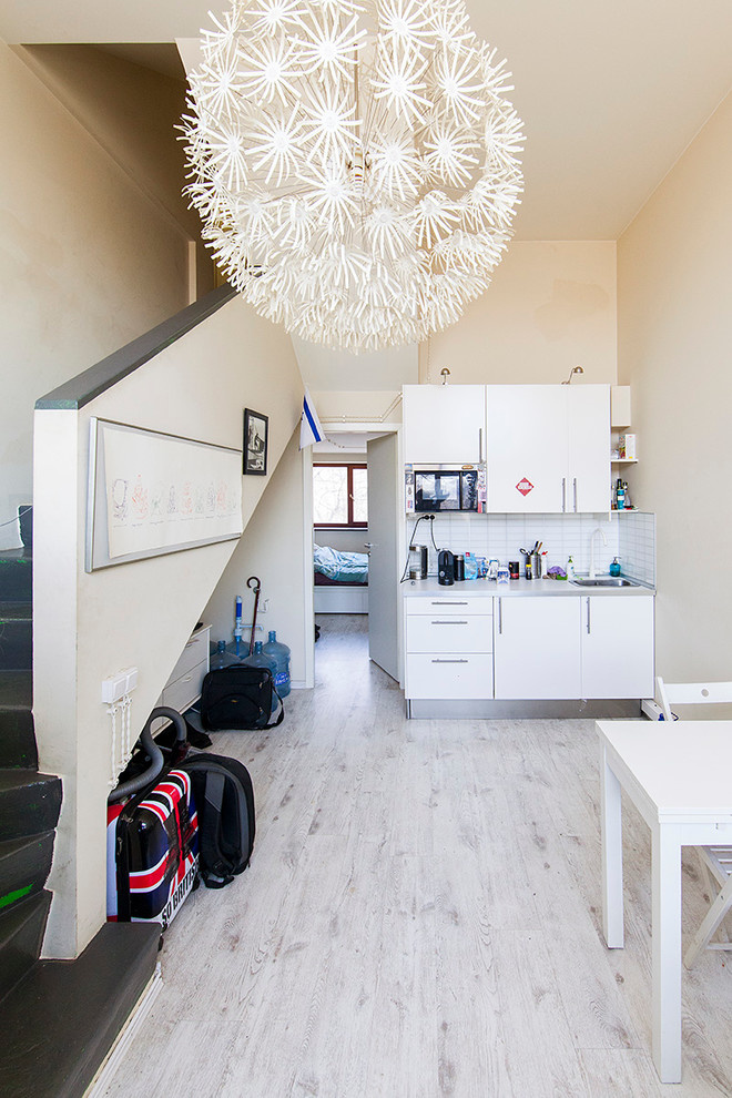 В гостях: Антон Носик и его квартира-ячейка в доме Наркомфина