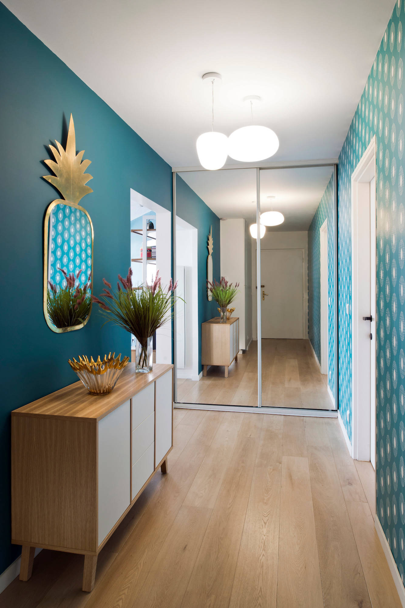 До и после: Новая жизнь квартиры под Парижем 10 лет спустя