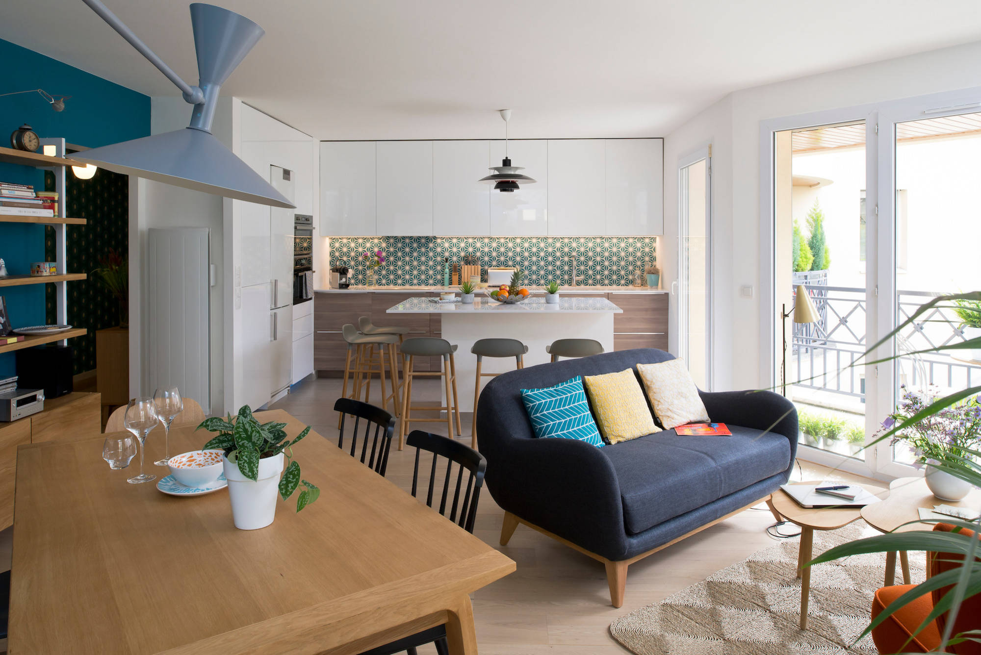 До и после: Новая жизнь квартиры под Парижем 10 лет спустя