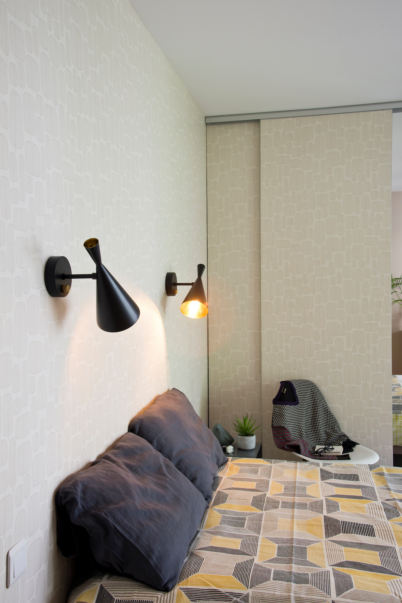 До и после: Новая жизнь квартиры под Парижем 10 лет спустя