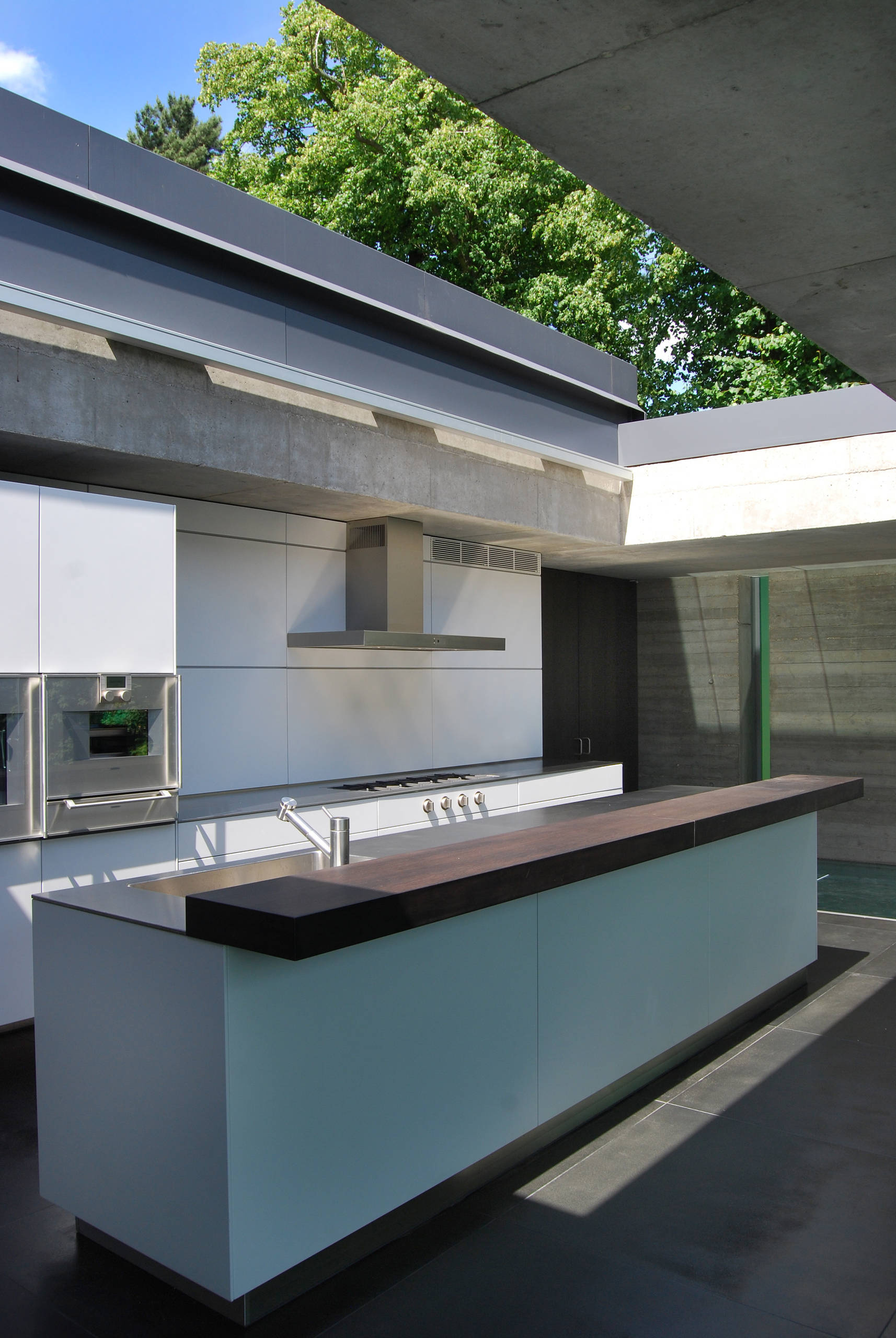 Houzz Британия: Стеклянный дом на лондонском кладбище