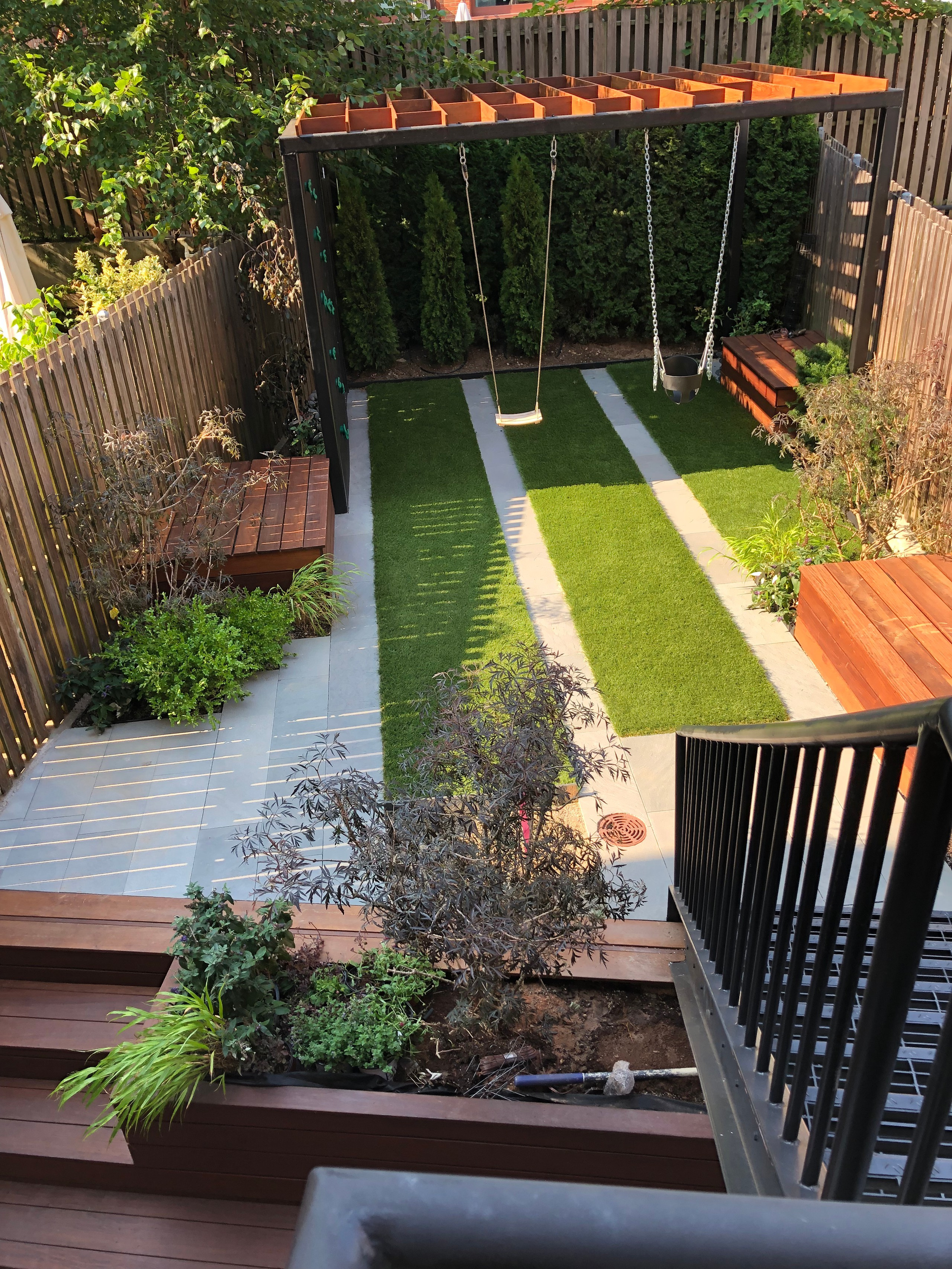 Houzz США: Переделка заднего двора при таунхаусе