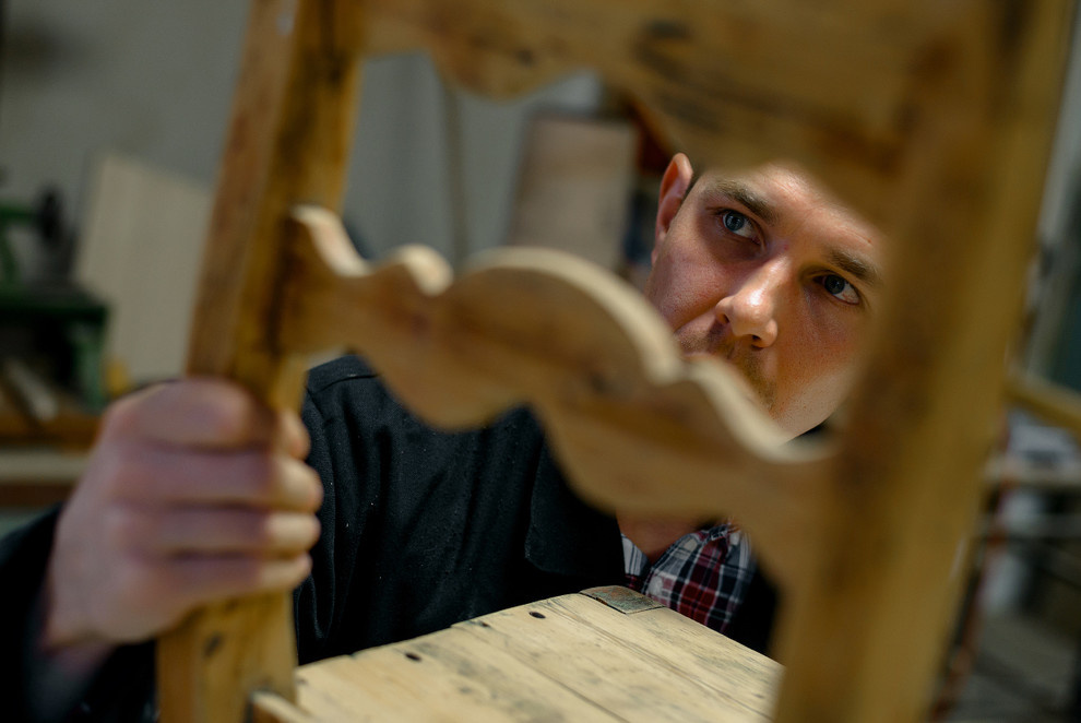 Портрет: Испанский мастер по дереву в российской глубинке