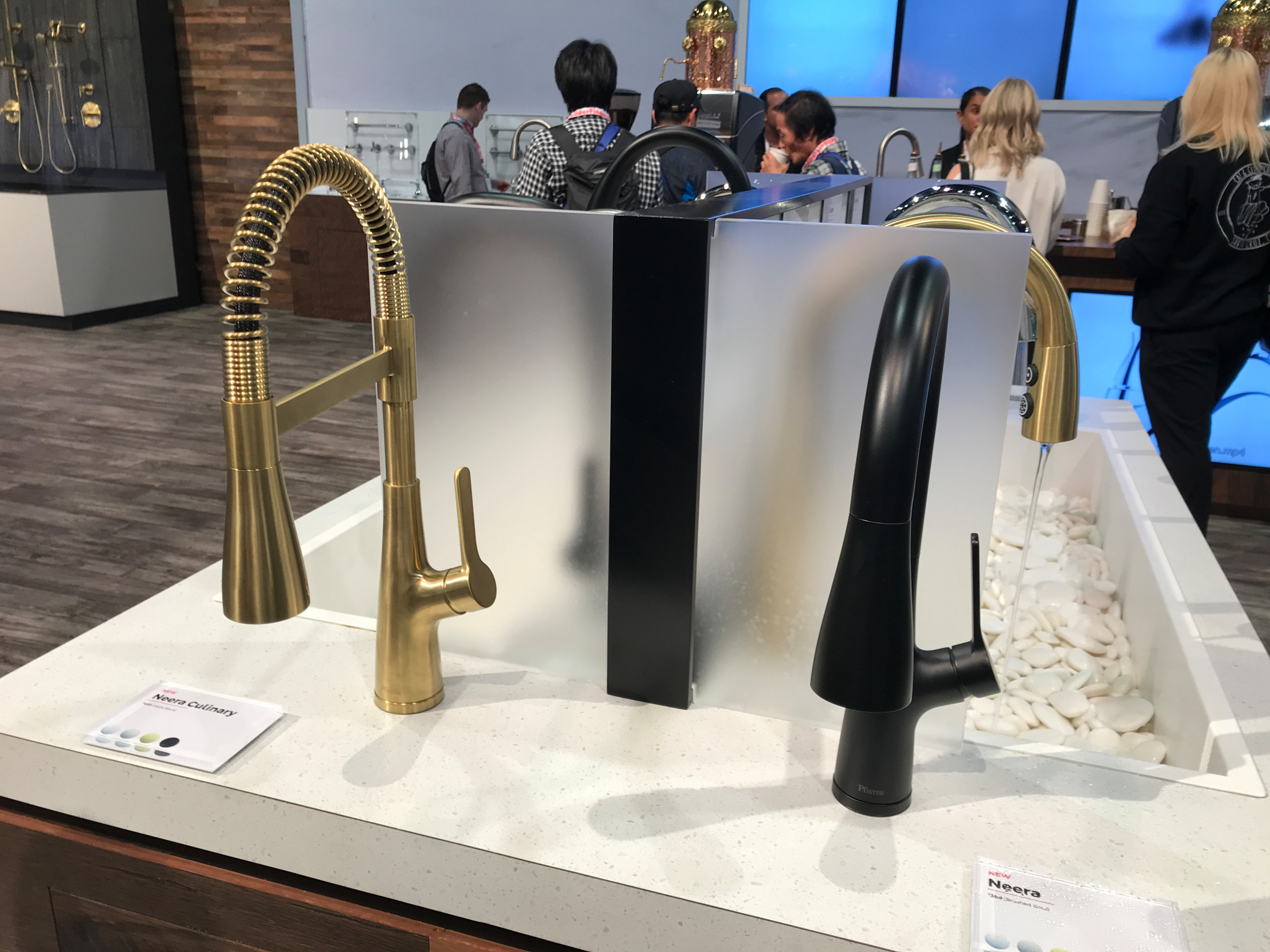 Выставки: Что нового в смесителях и мойках для кухни