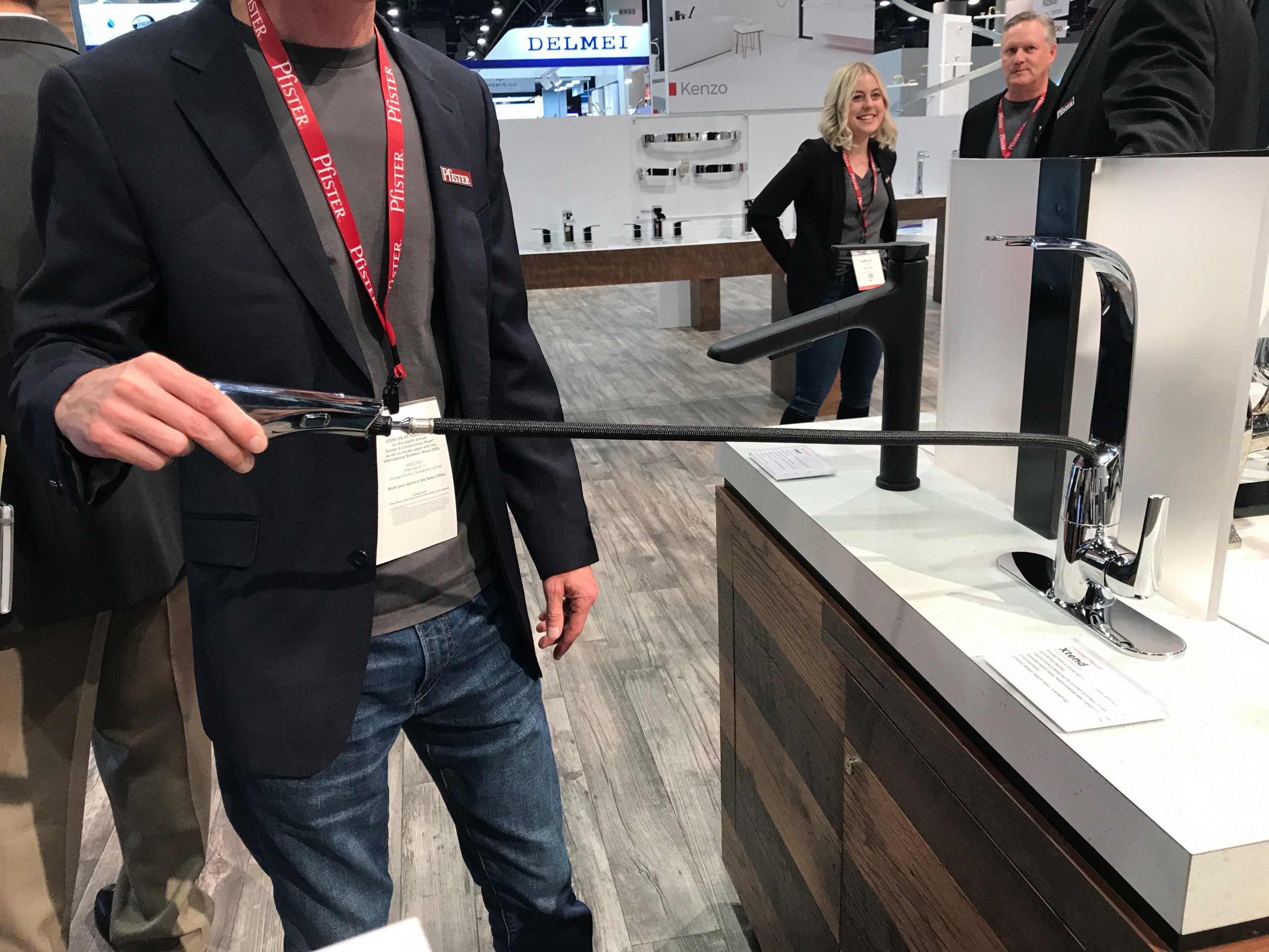 Выставки: Что нового в смесителях и мойках для кухни