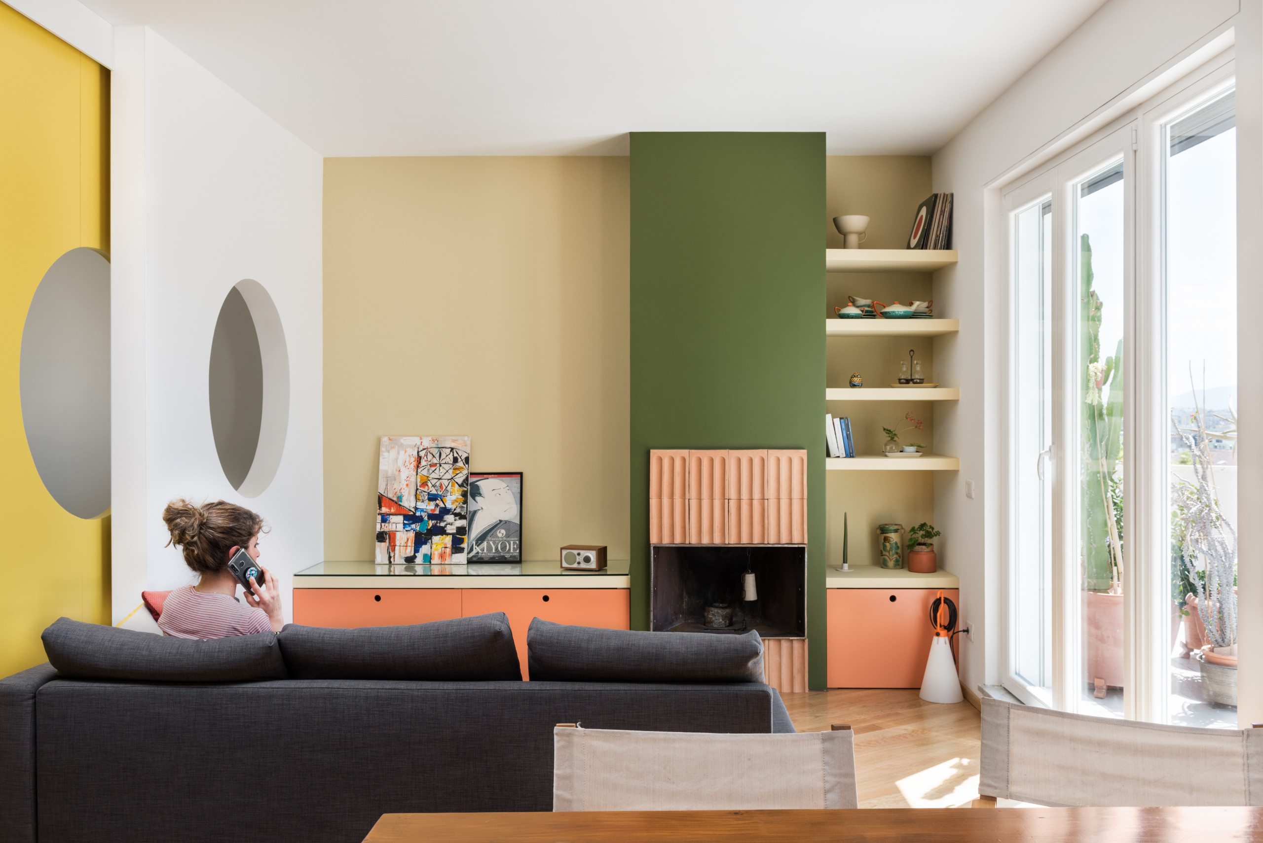 Houzz Италия: Квартира с иллюминатором и большой террасой