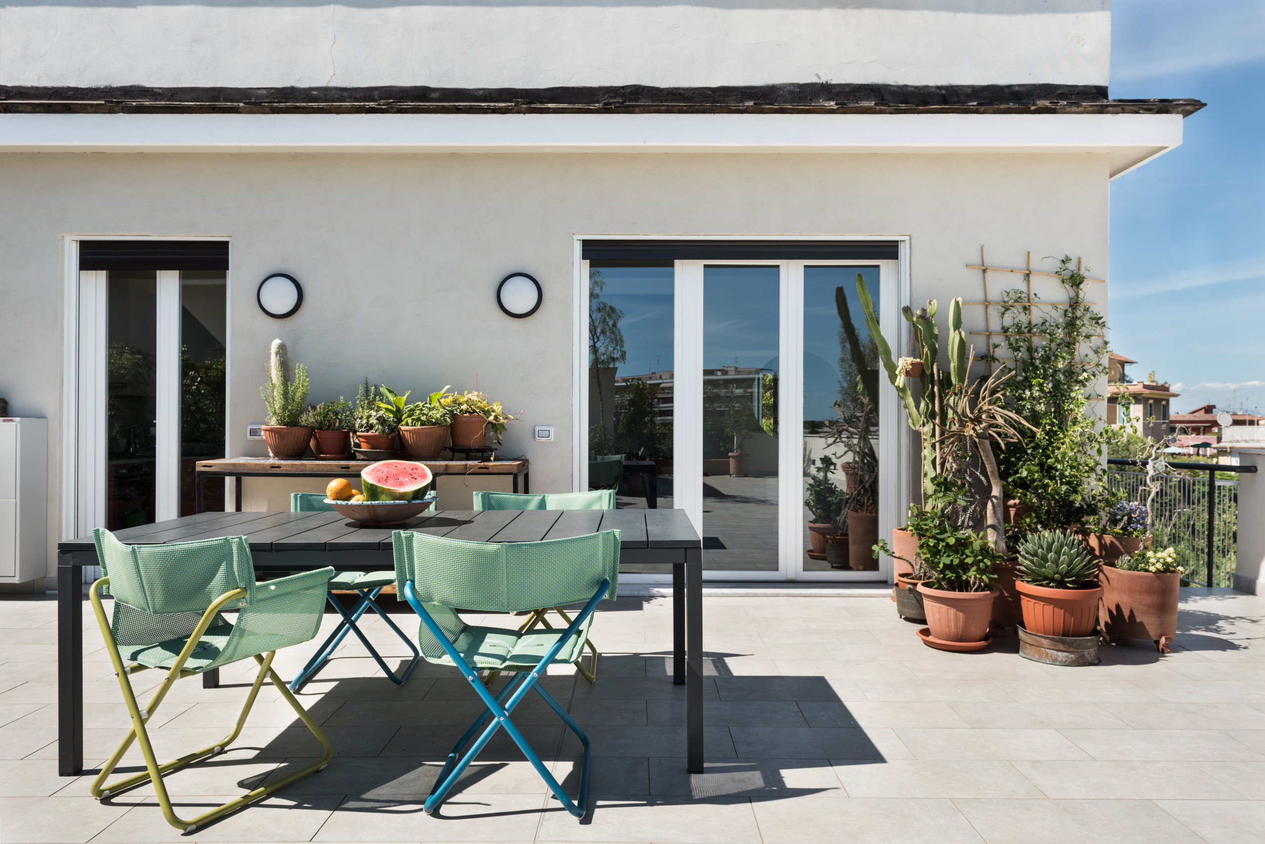 Houzz Италия: Квартира с иллюминатором и большой террасой