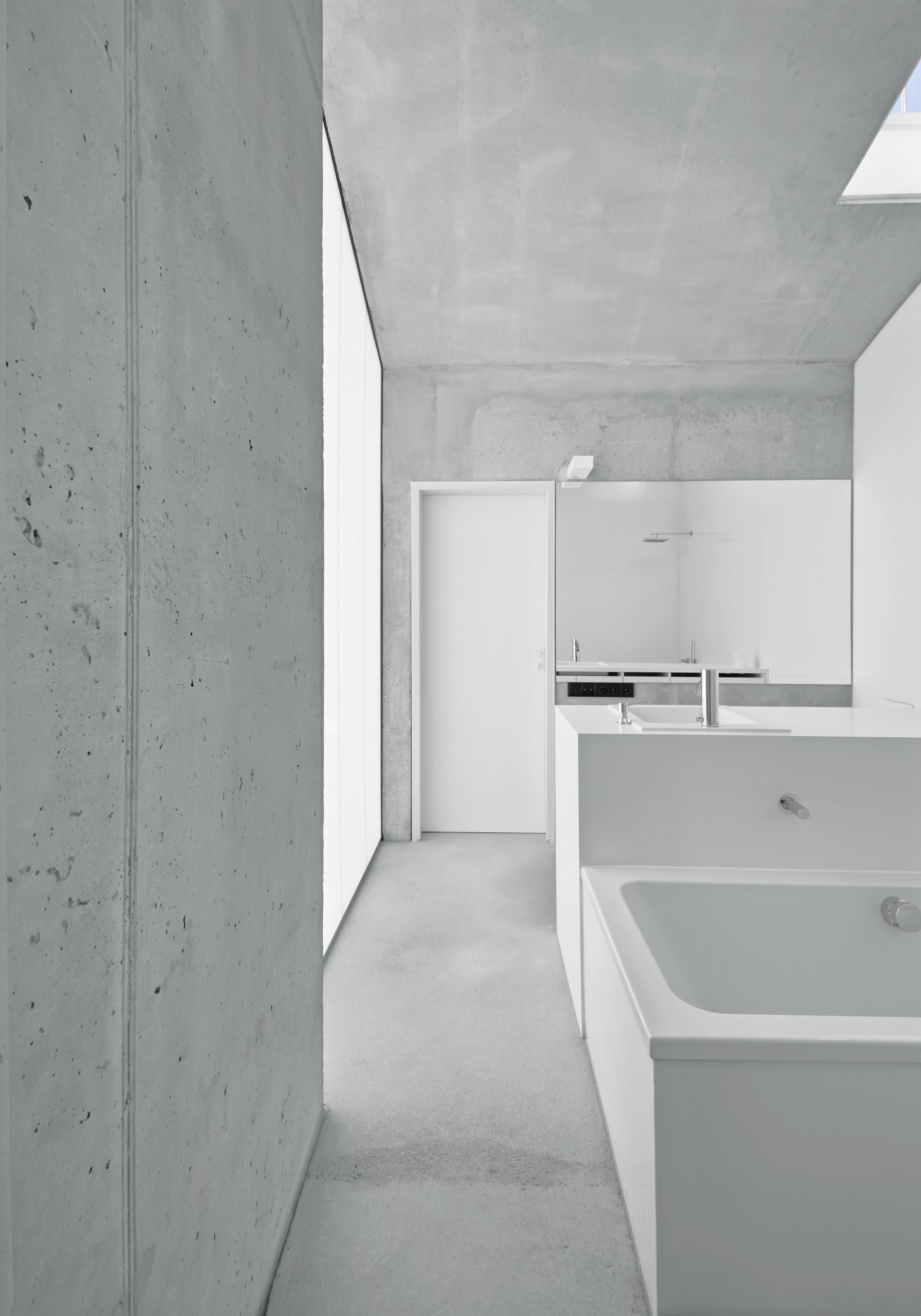 Архитектура: Cветлый эко-коттедж на холме в Эсслингене