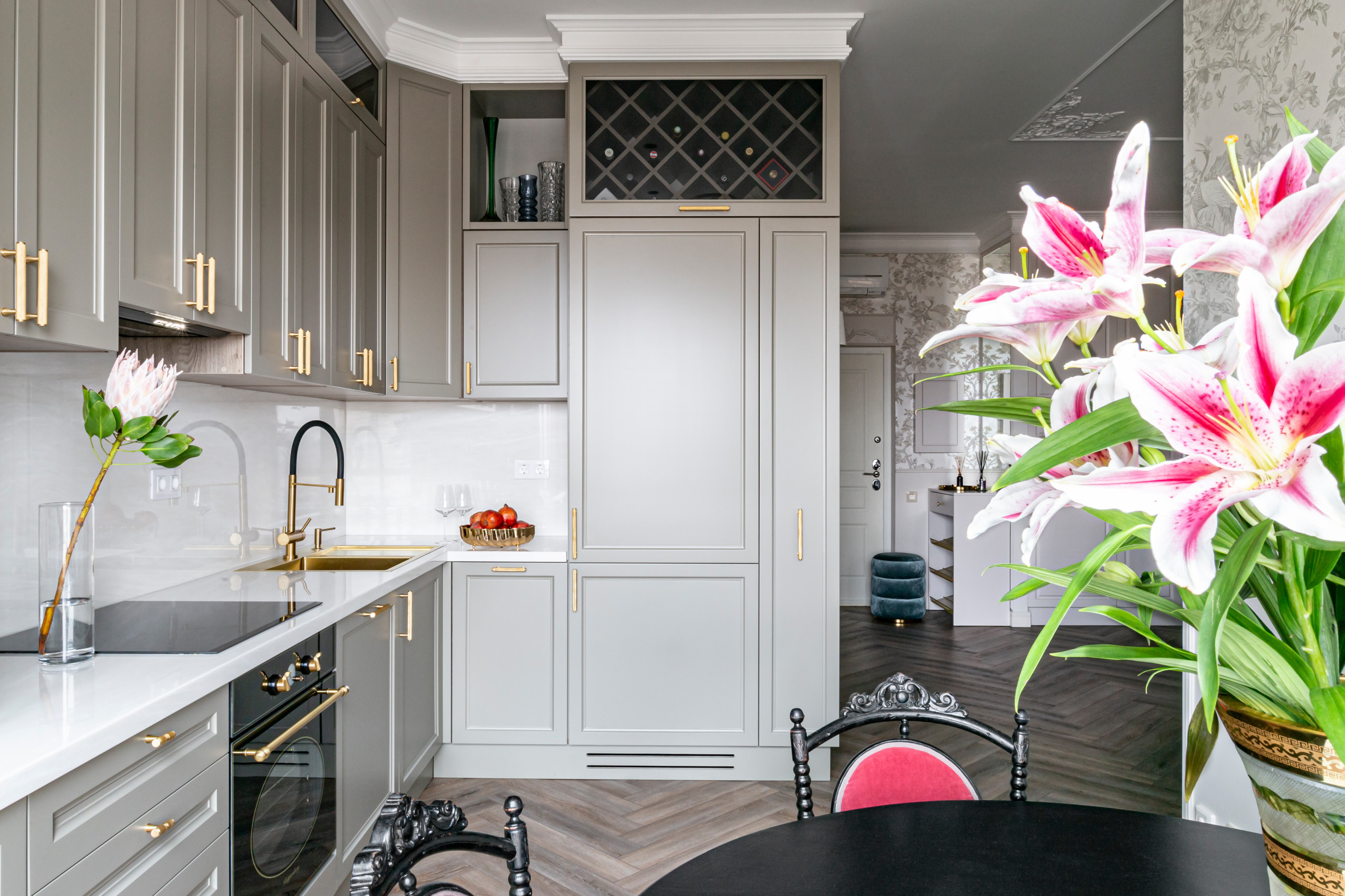 Houzz тур: Квартира в новом доме с атмосферой старого Петербурга