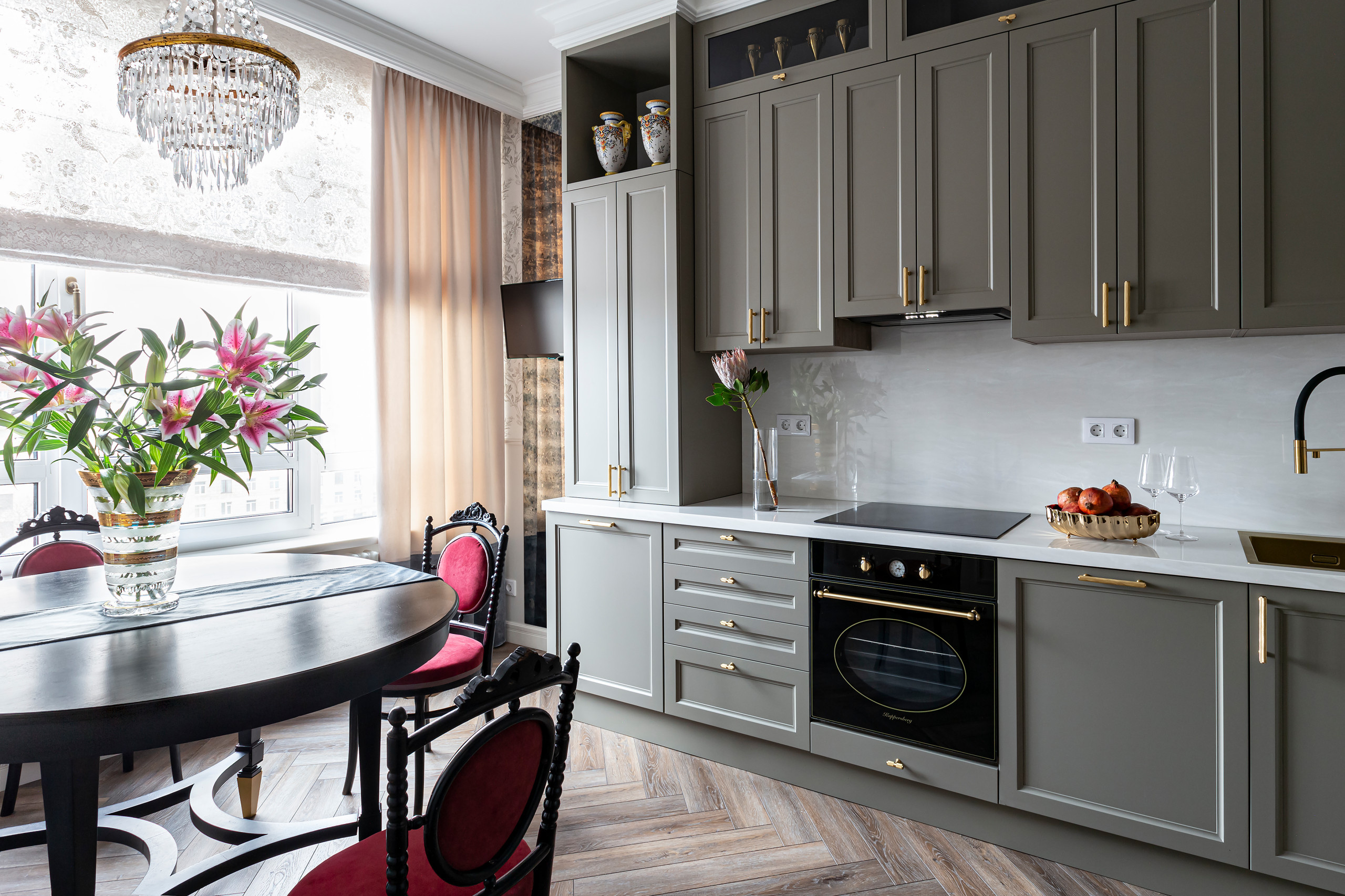 Houzz тур: Квартира в новом доме с атмосферой старого Петербурга