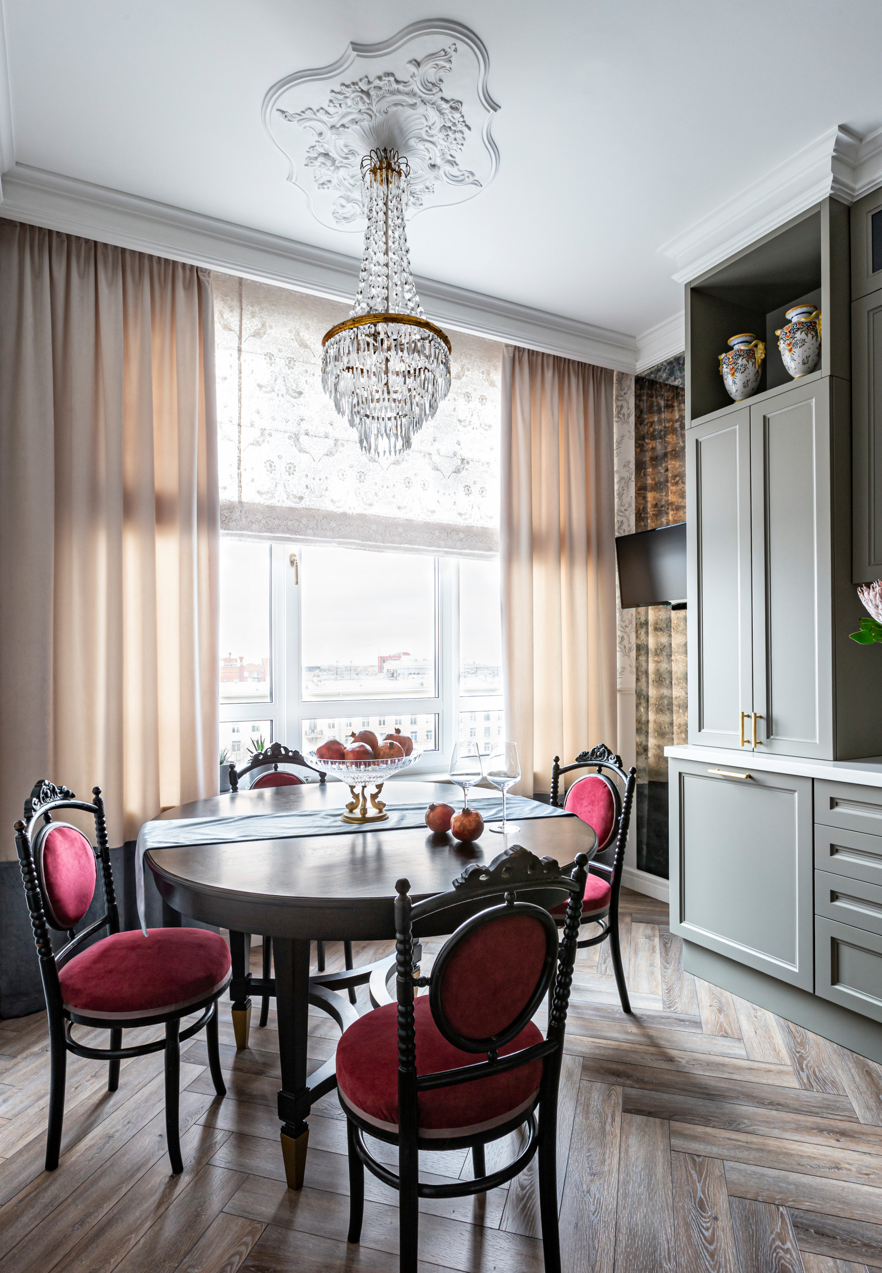 Houzz тур: Квартира в новом доме с атмосферой старого Петербурга