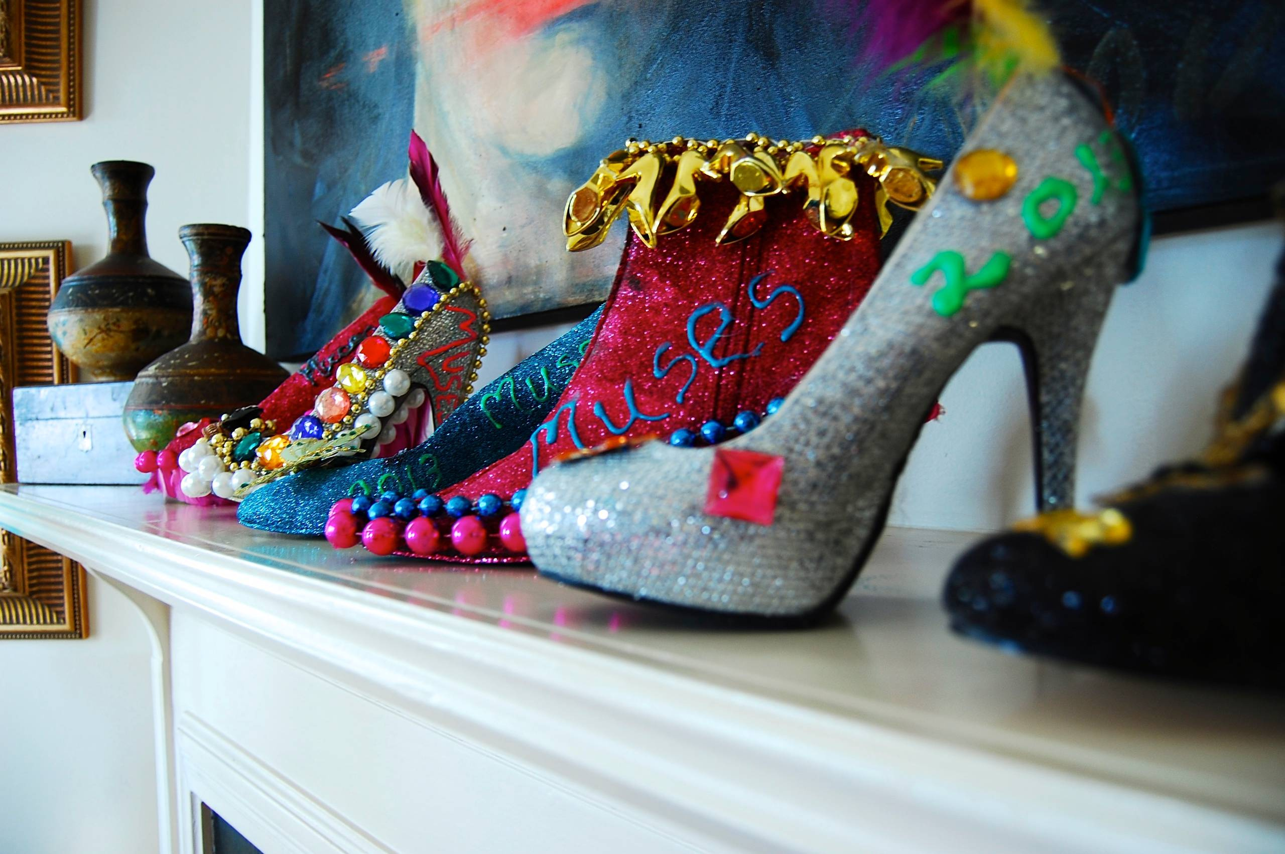 Красота напоказ: Яркие идеи хранения вещей для модниц и модников