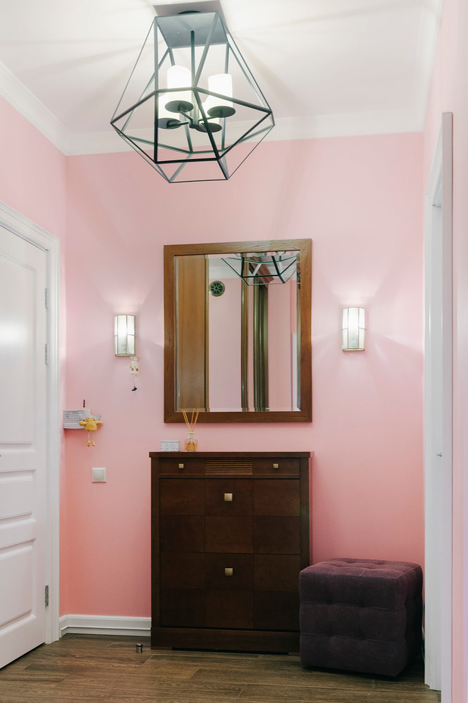 В гостях: Квартира с розовой прихожей в «сталинке»