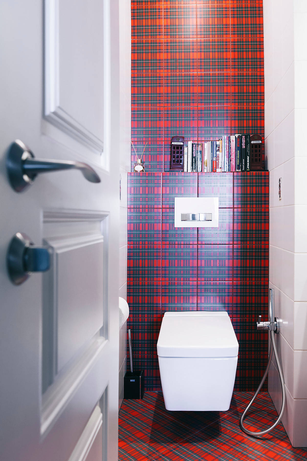 В гостях: Квартира с розовой прихожей в «сталинке»