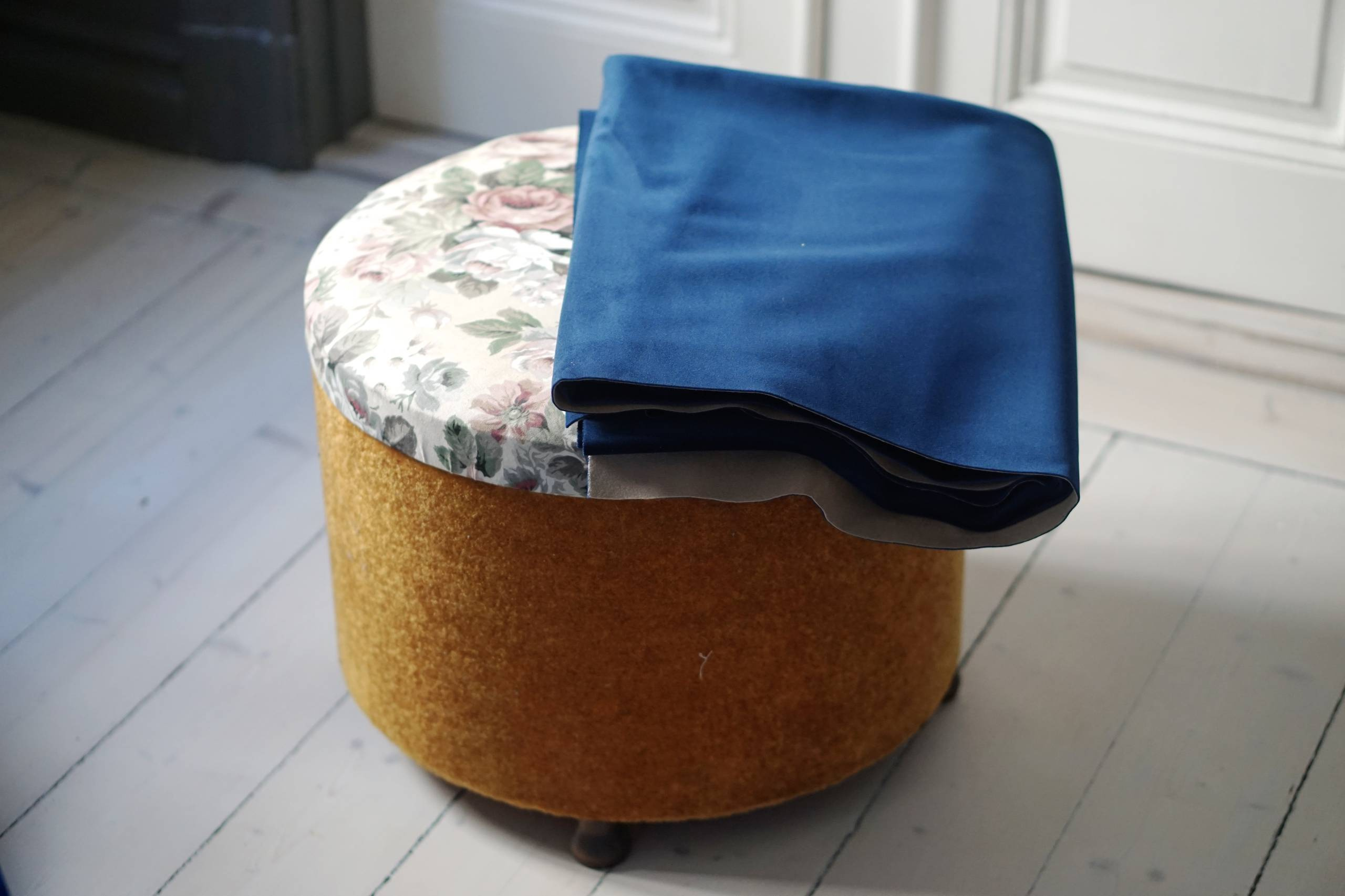 Своими руками: Как перетянуть пуф