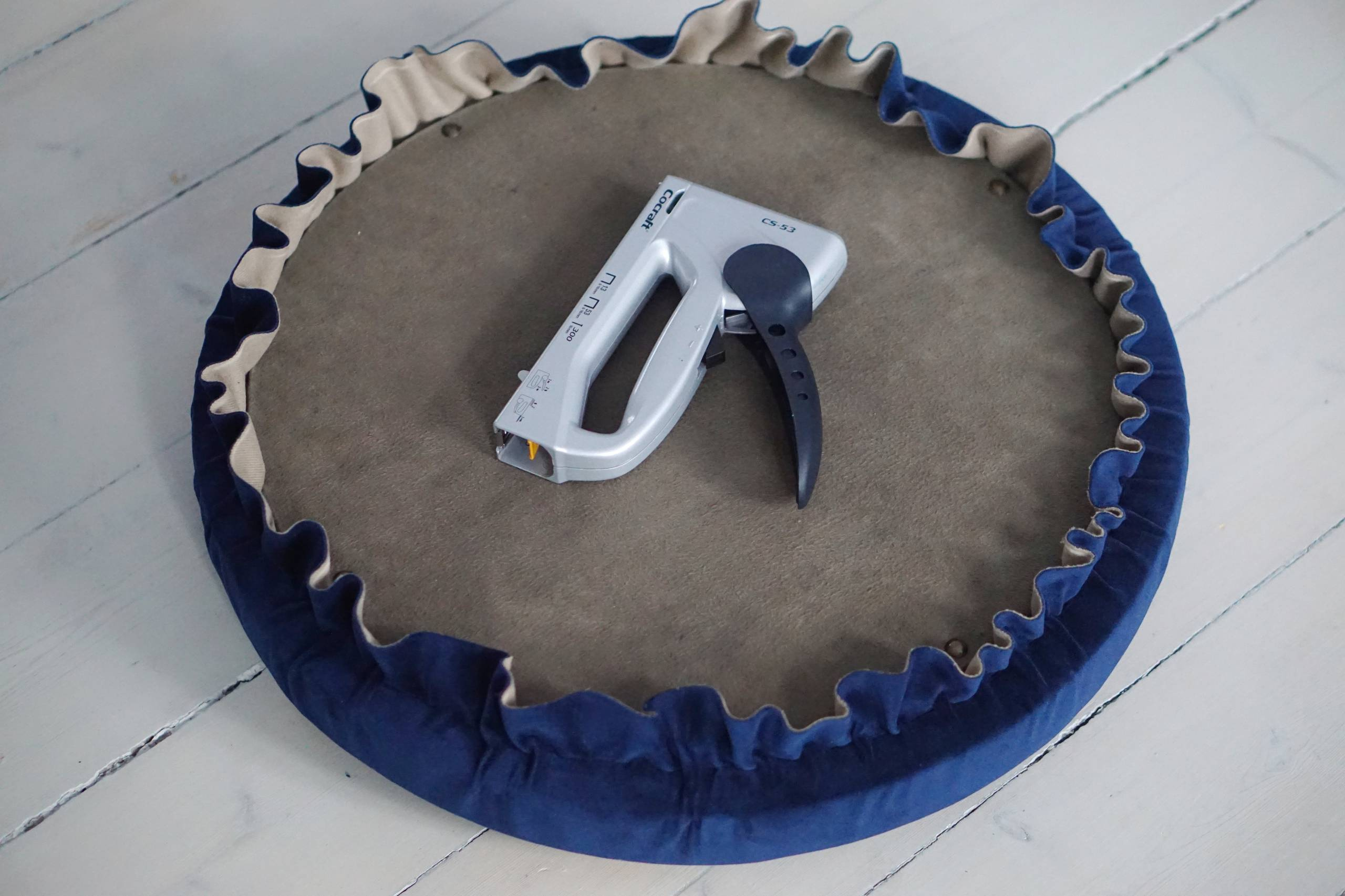 Своими руками: Как перетянуть пуф