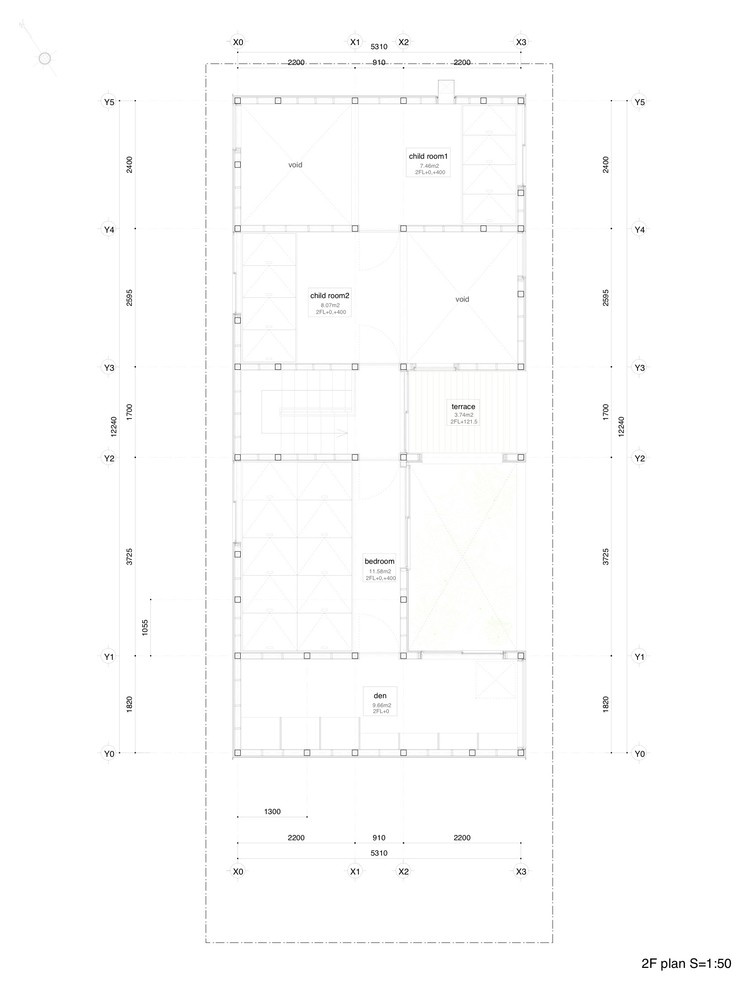 Houzz Япония:  Игра объемов в необычном доме со стальными фасадами