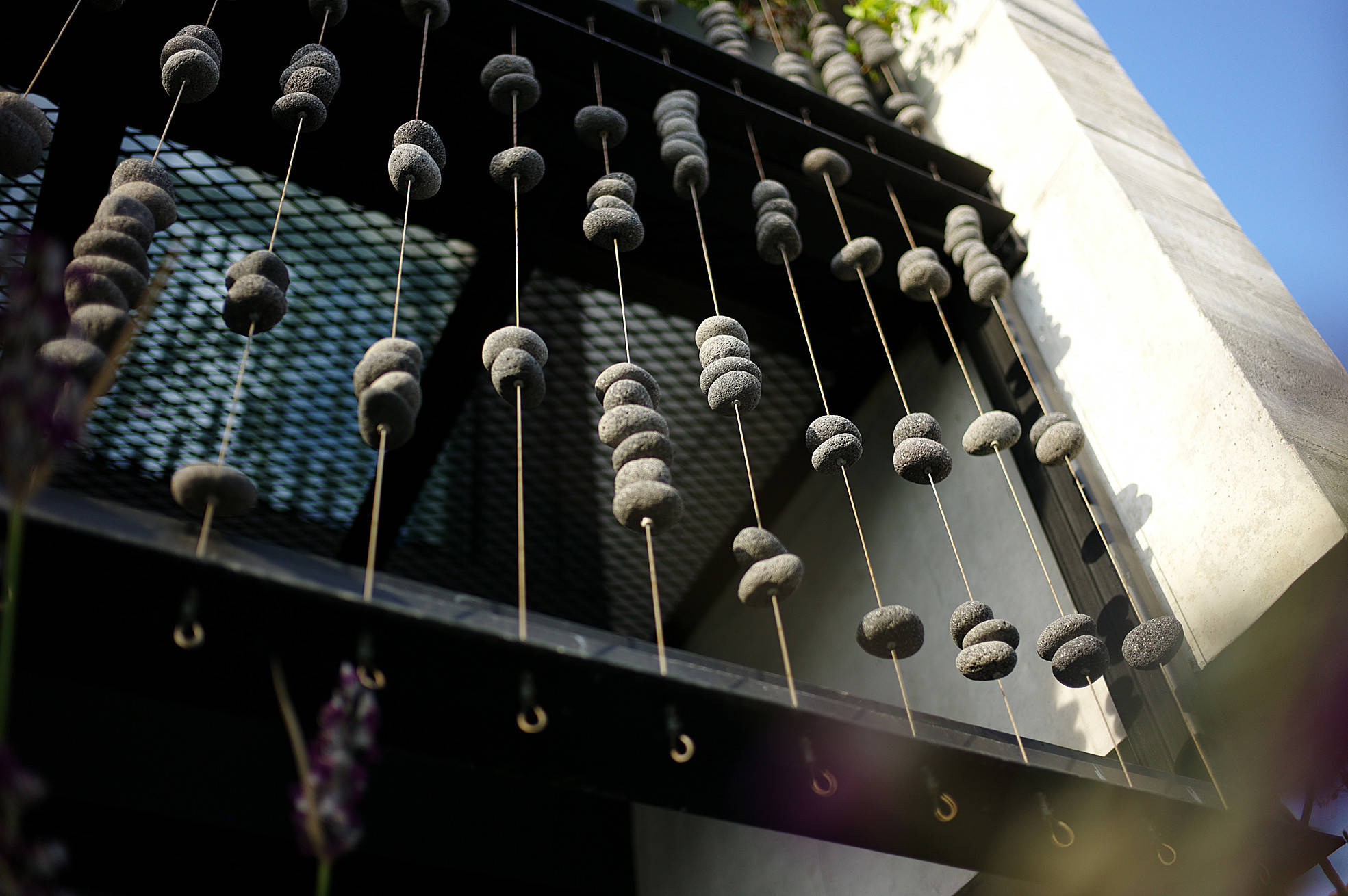 Houzz Сингапур: Дом с крышей из бетона и азбукой Морзе