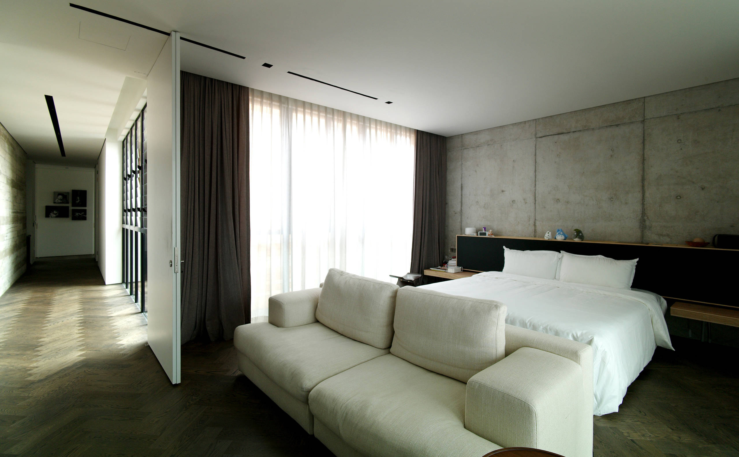 Houzz Сингапур: Дом с крышей из бетона и азбукой Морзе