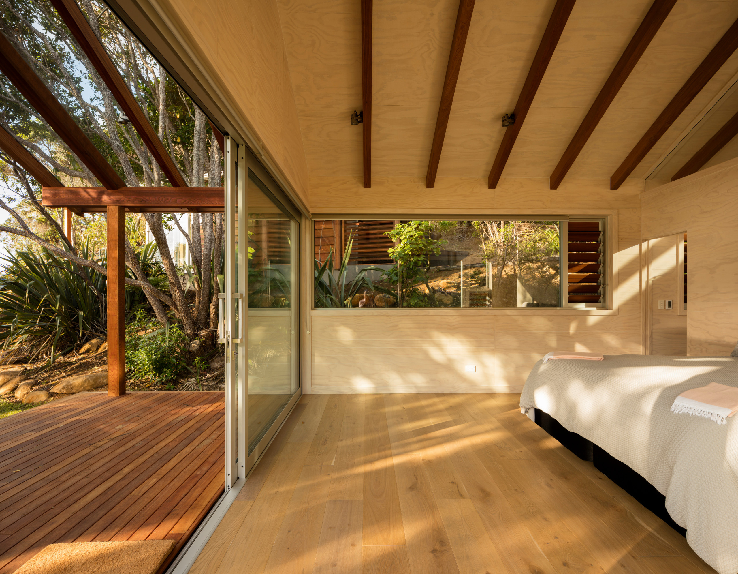 Houzz Новая Зеландия: Как пляжный домик оказался в буше