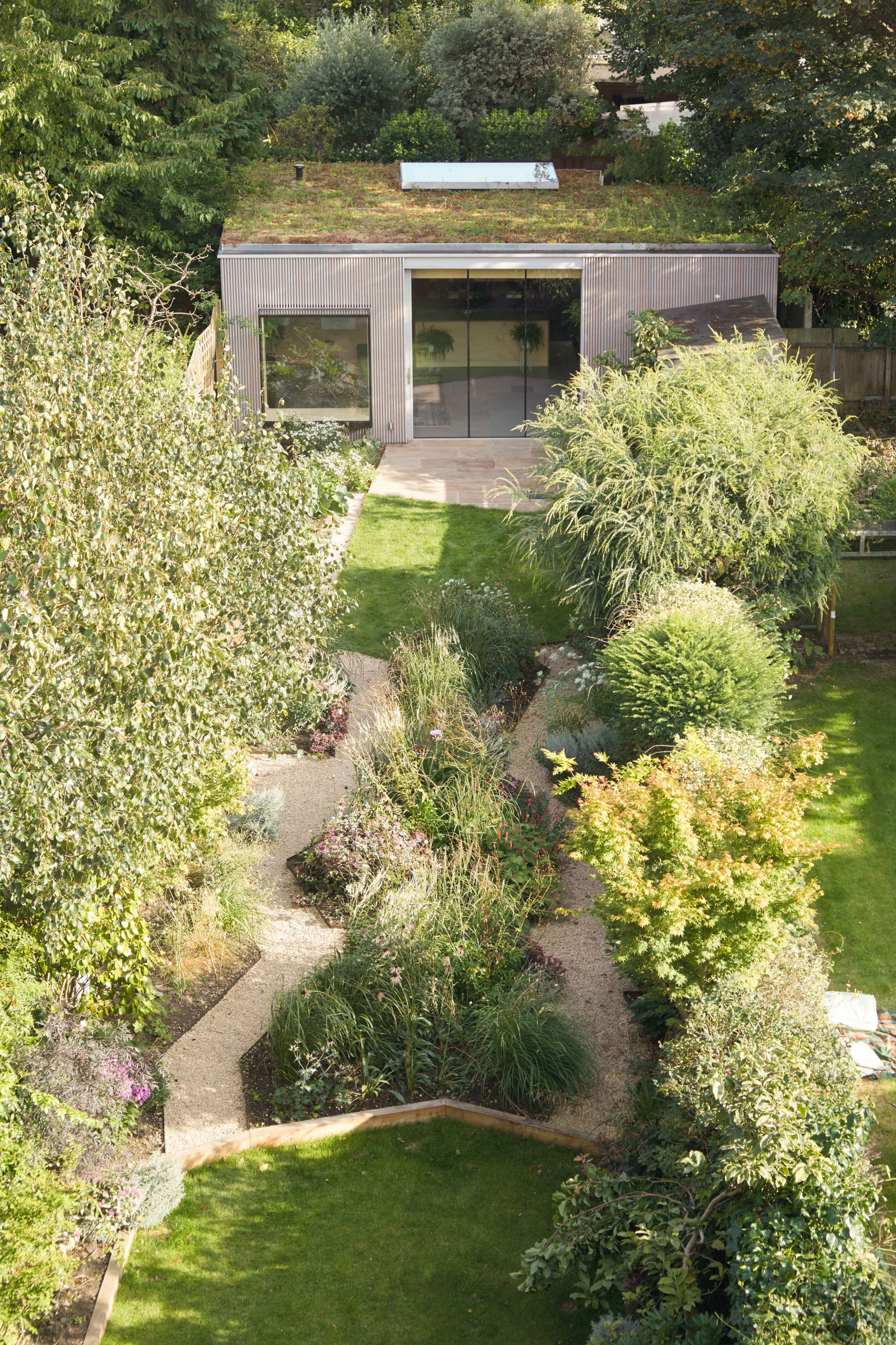 Houzz в саду: Павильон, который сливается с ландшафтом