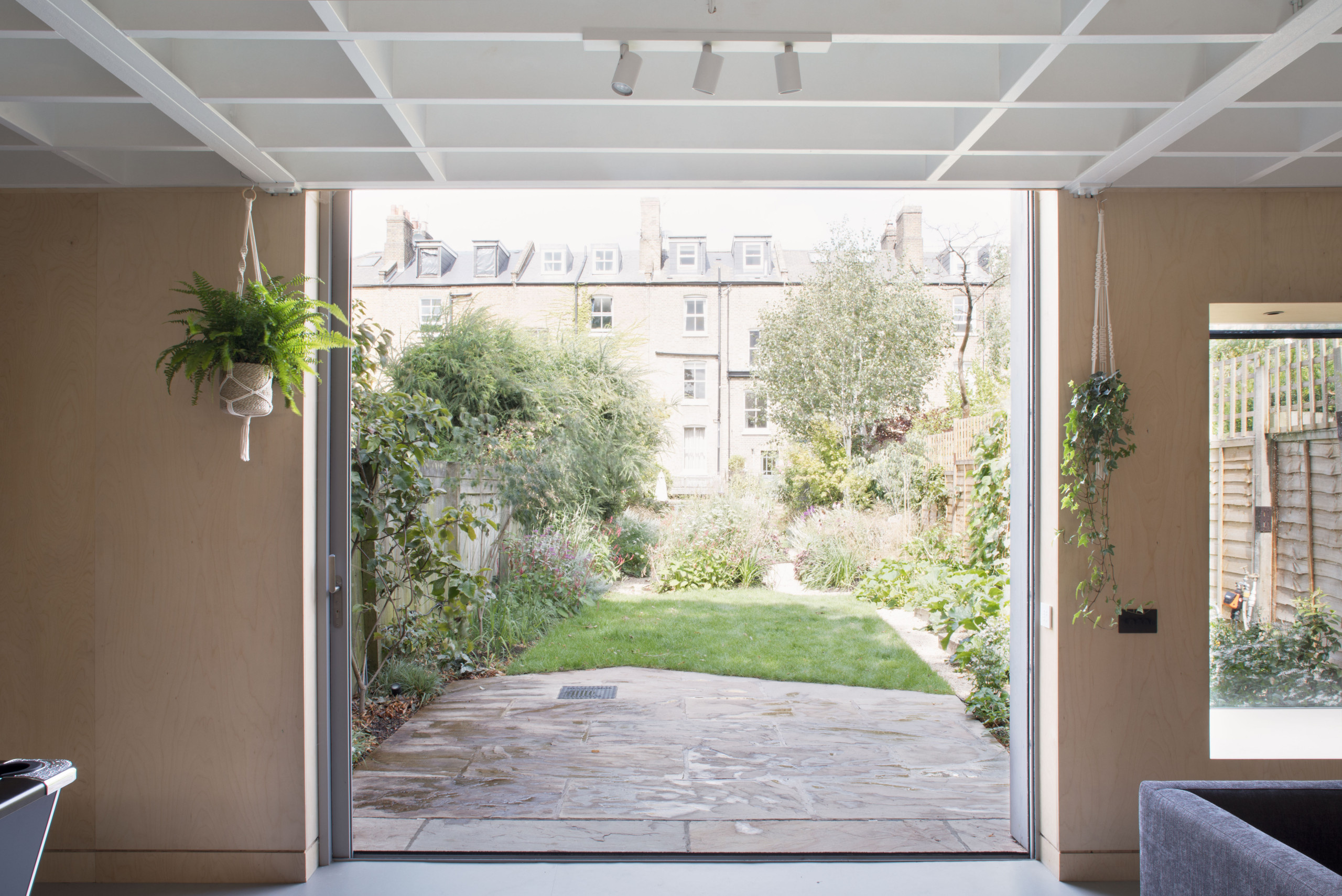 Houzz в саду: Павильон, который сливается с ландшафтом