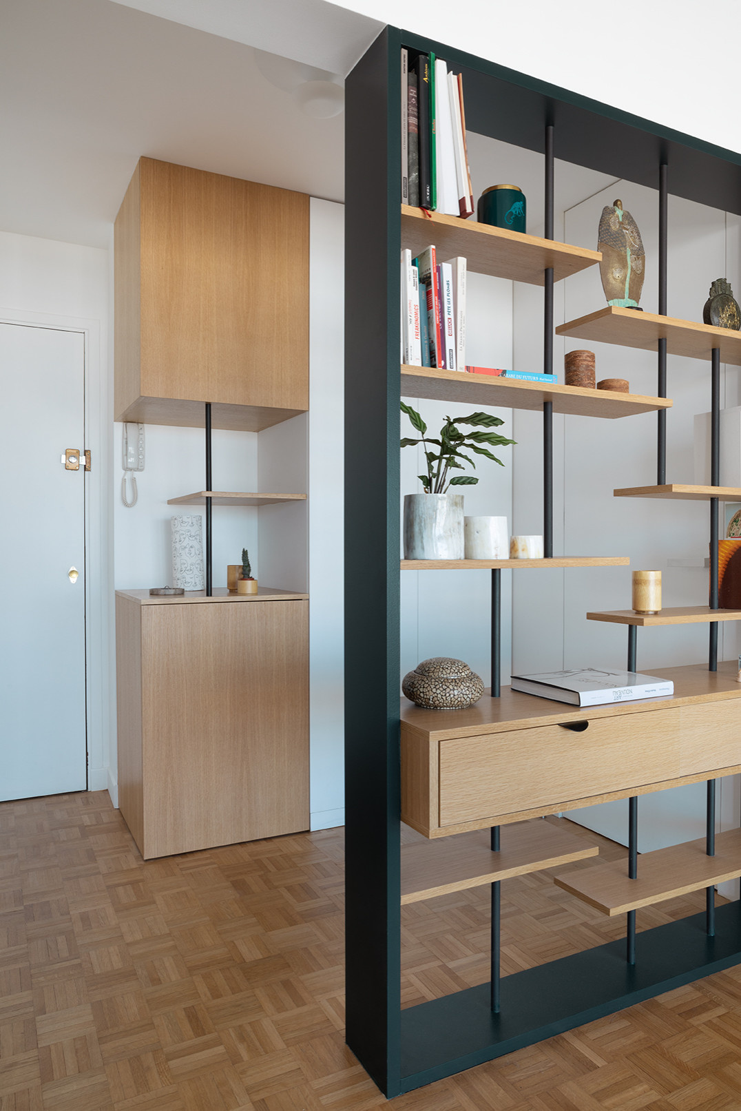 До и после: Квартира со спрятанным экраном для киномана