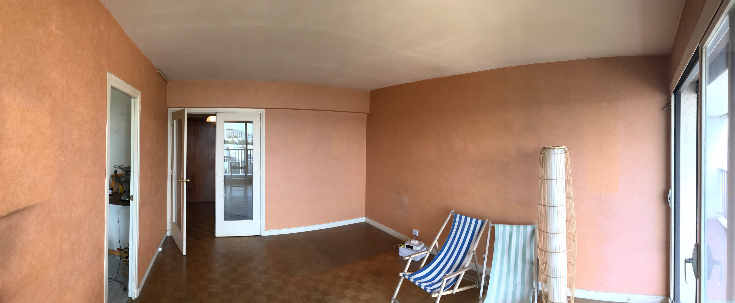 До и после: Квартира со спрятанным экраном для киномана