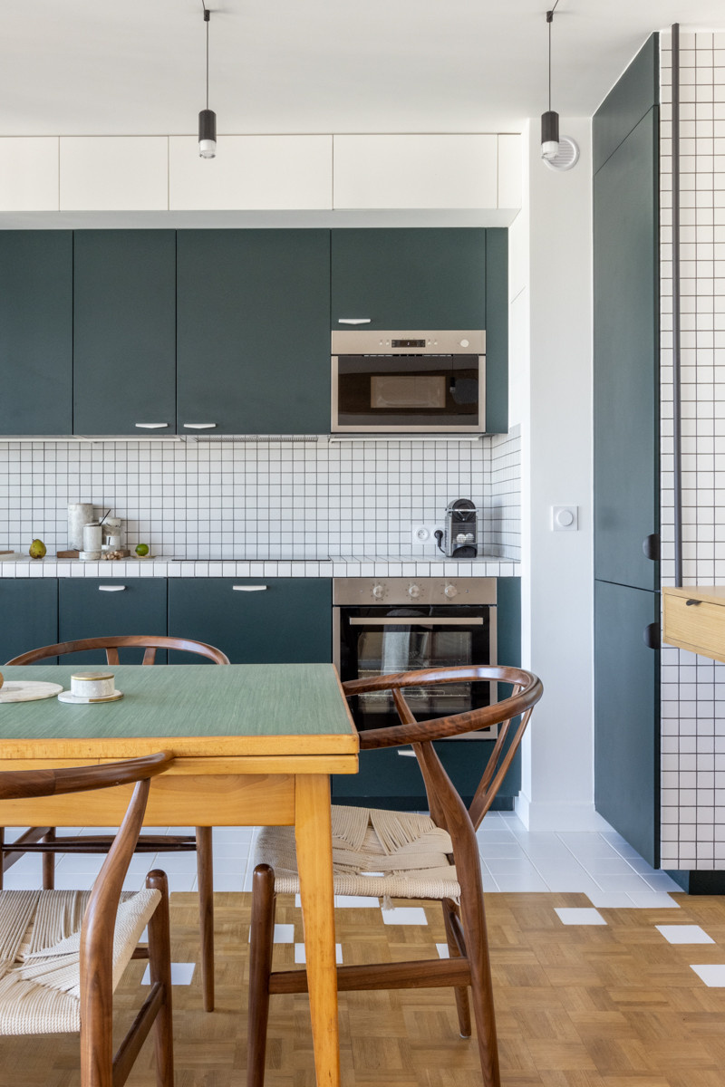 До и после: Квартира со спрятанным экраном для киномана