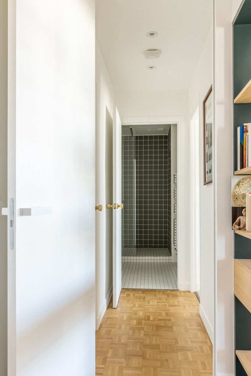 До и после: Квартира со спрятанным экраном для киномана