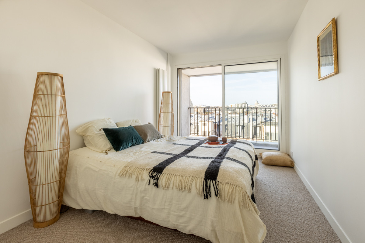 До и после: Квартира со спрятанным экраном для киномана