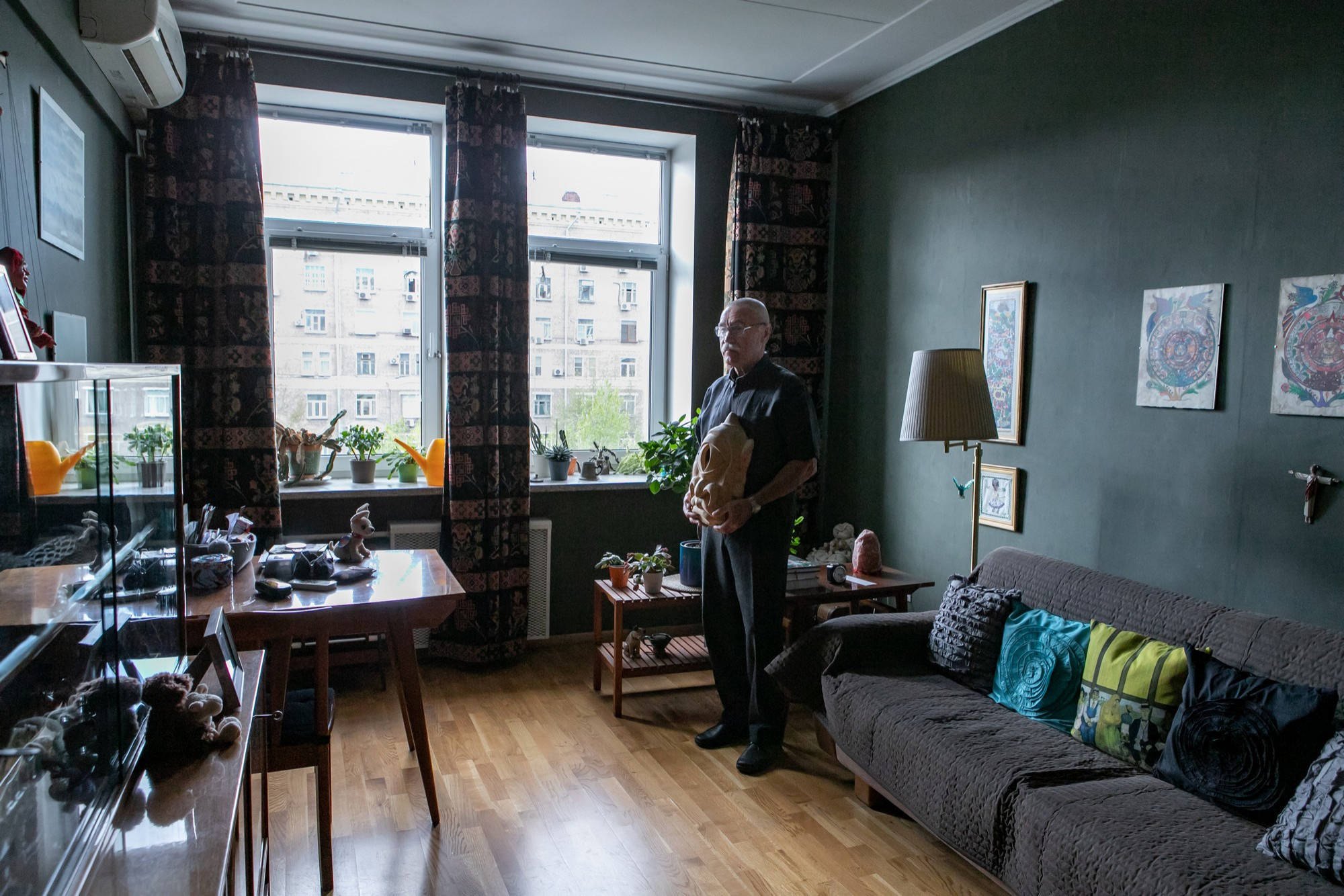 Спецпроект:  Портрет архитектора в черном