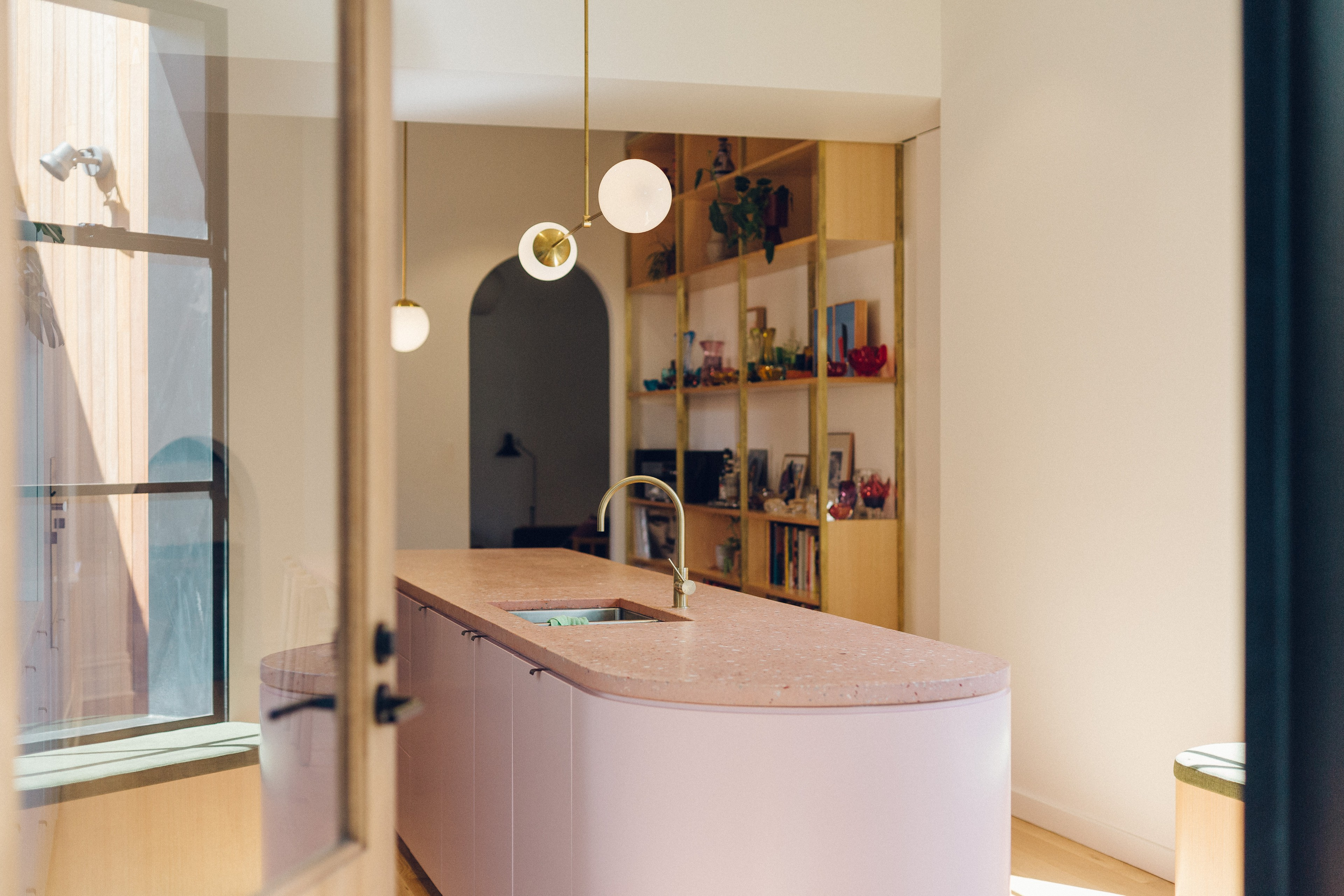 Houzz Австралия: Кухня, которую пристроили маленькому дому