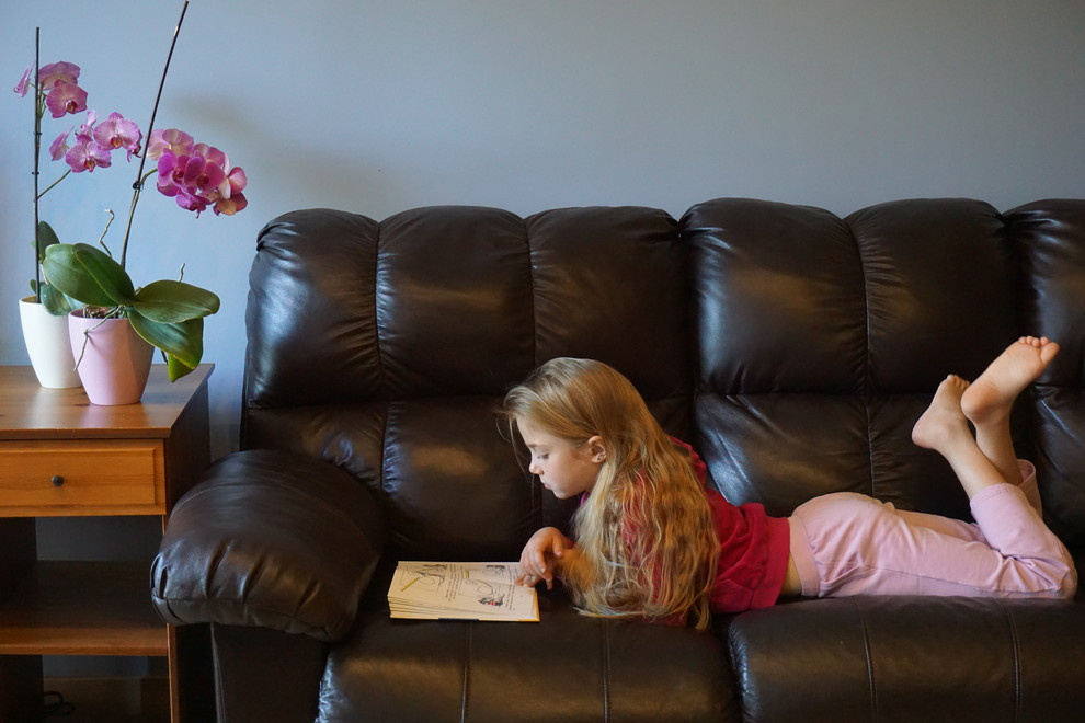 Личный опыт: Как покрасить стену, если у вас четверо детей и одна кошка