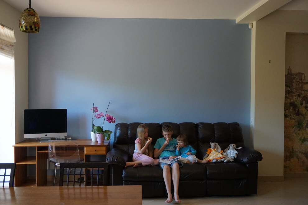 Личный опыт: Как покрасить стену, если у вас четверо детей и одна кошка