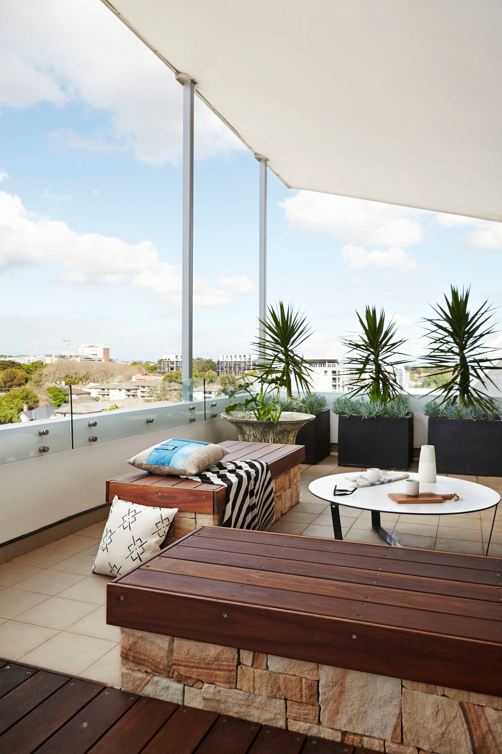 Живая стена: Растения, которые дарят уединение