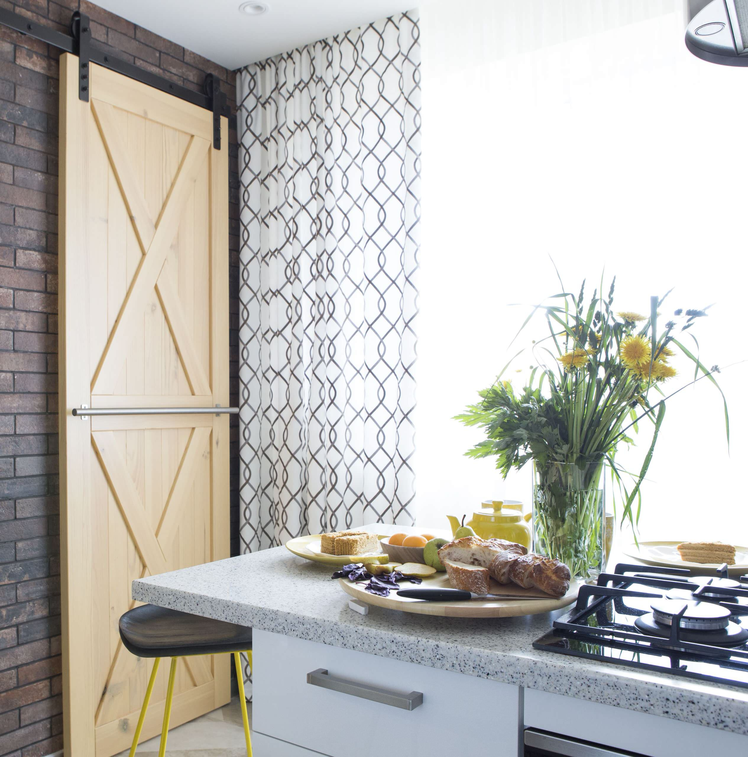 Газ в кухне-гостиной: Почему все такие смелые стали