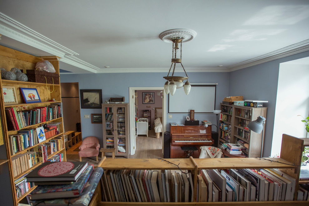 В гостях: Дача в семейной библиотеке для большой семьи