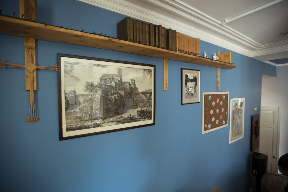 В гостях: Дача в семейной библиотеке для большой семьи