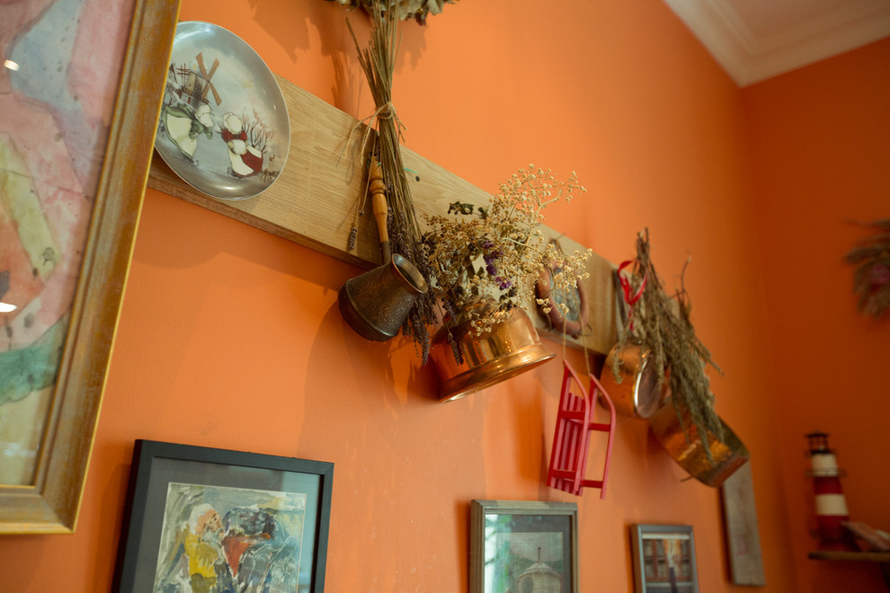 В гостях: Дача в семейной библиотеке для большой семьи