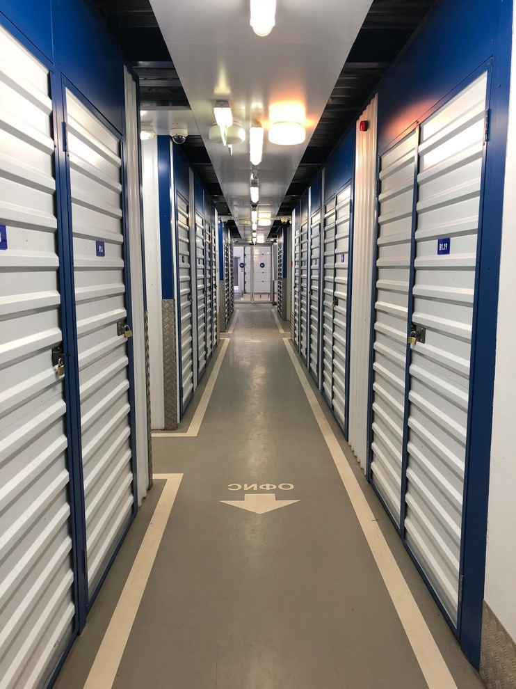 Как правильно: Выбрать склад для вещей