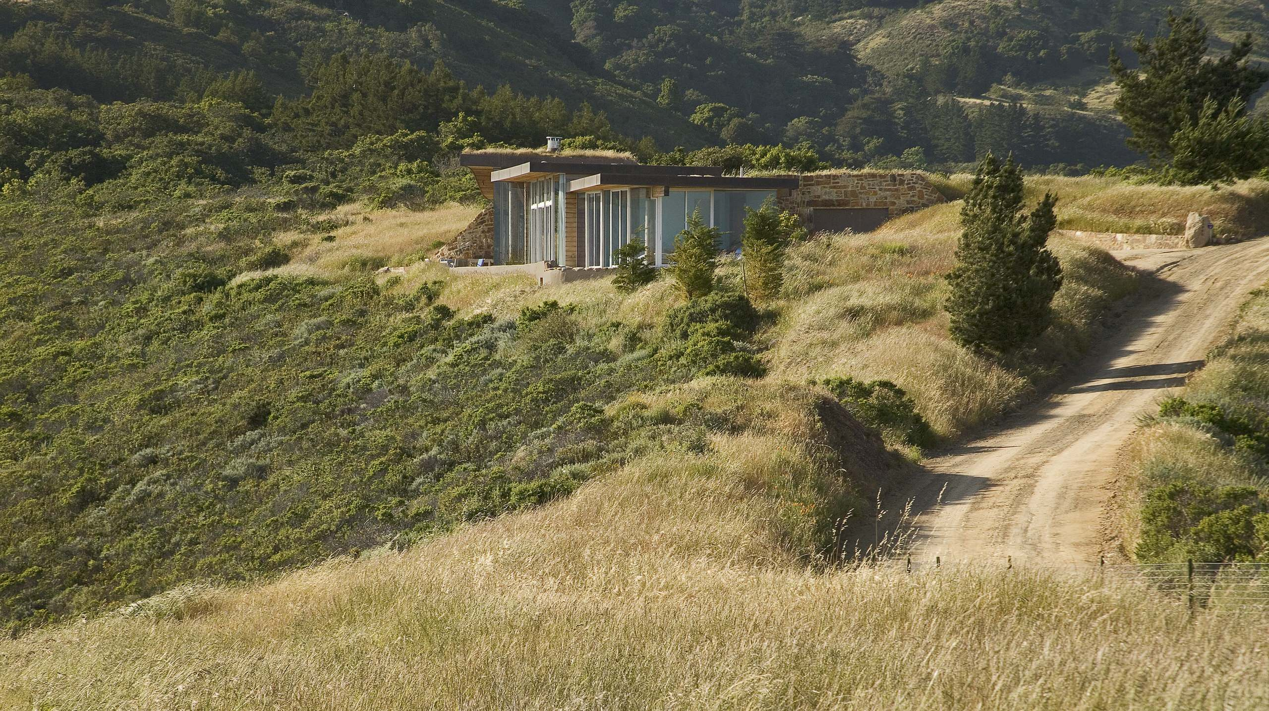 Дом под землей: 5 современных подземных жилищ