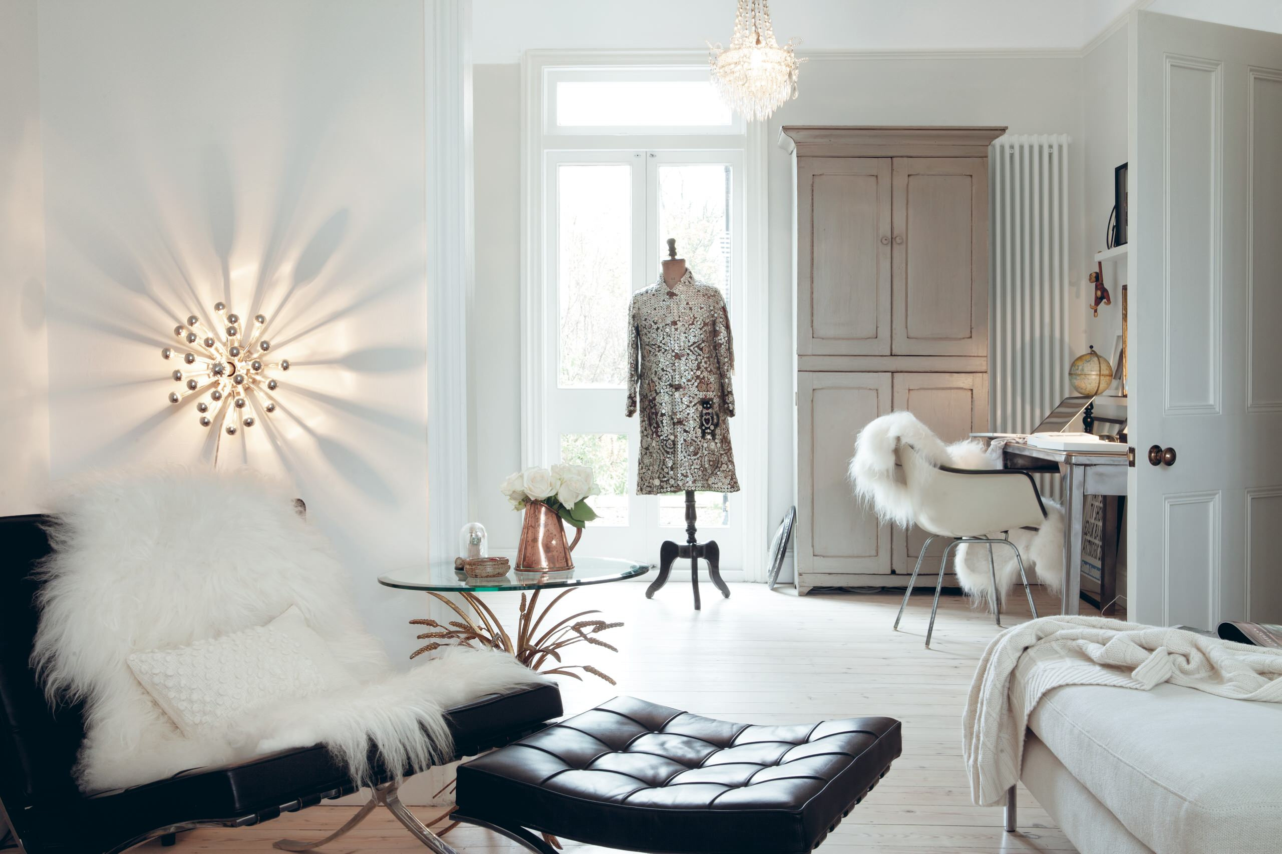 Красота напоказ: Яркие идеи хранения вещей для модниц и модников